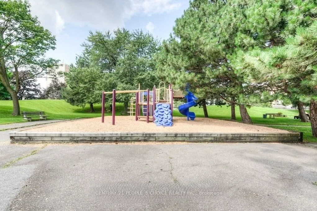 15 Kensington Road, #1405