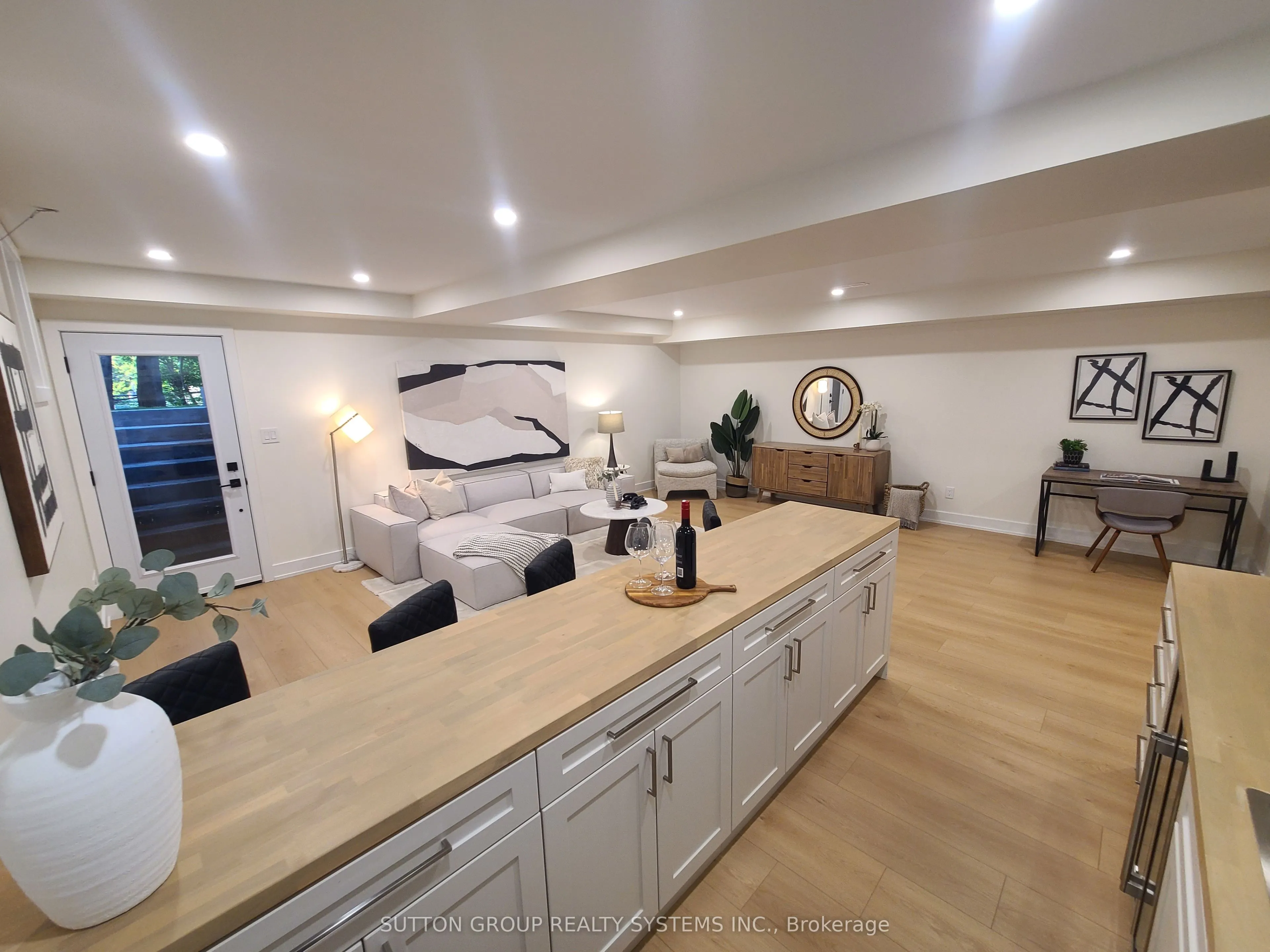 21 South Kingsway