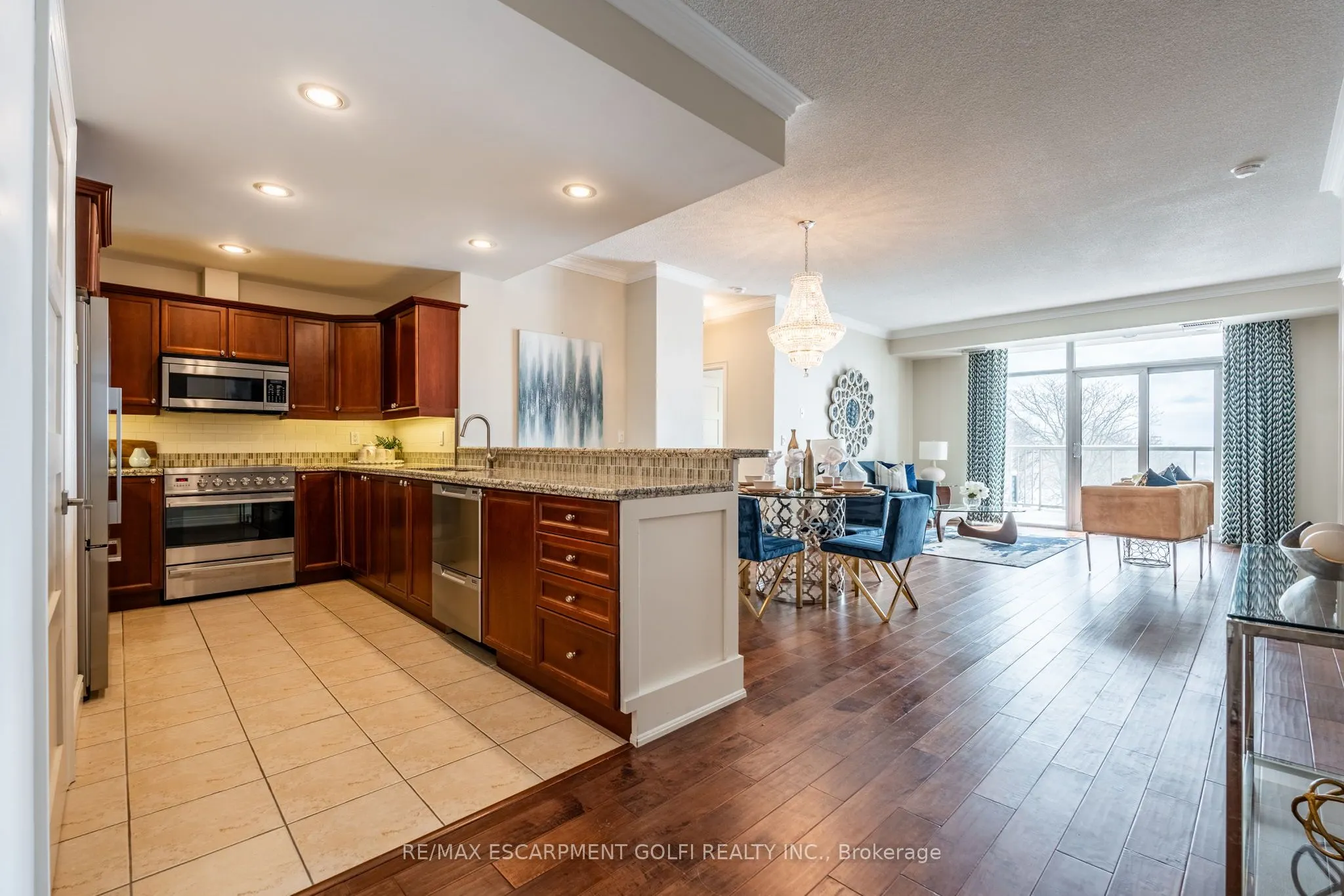 1477 Lakeshore Road, #304