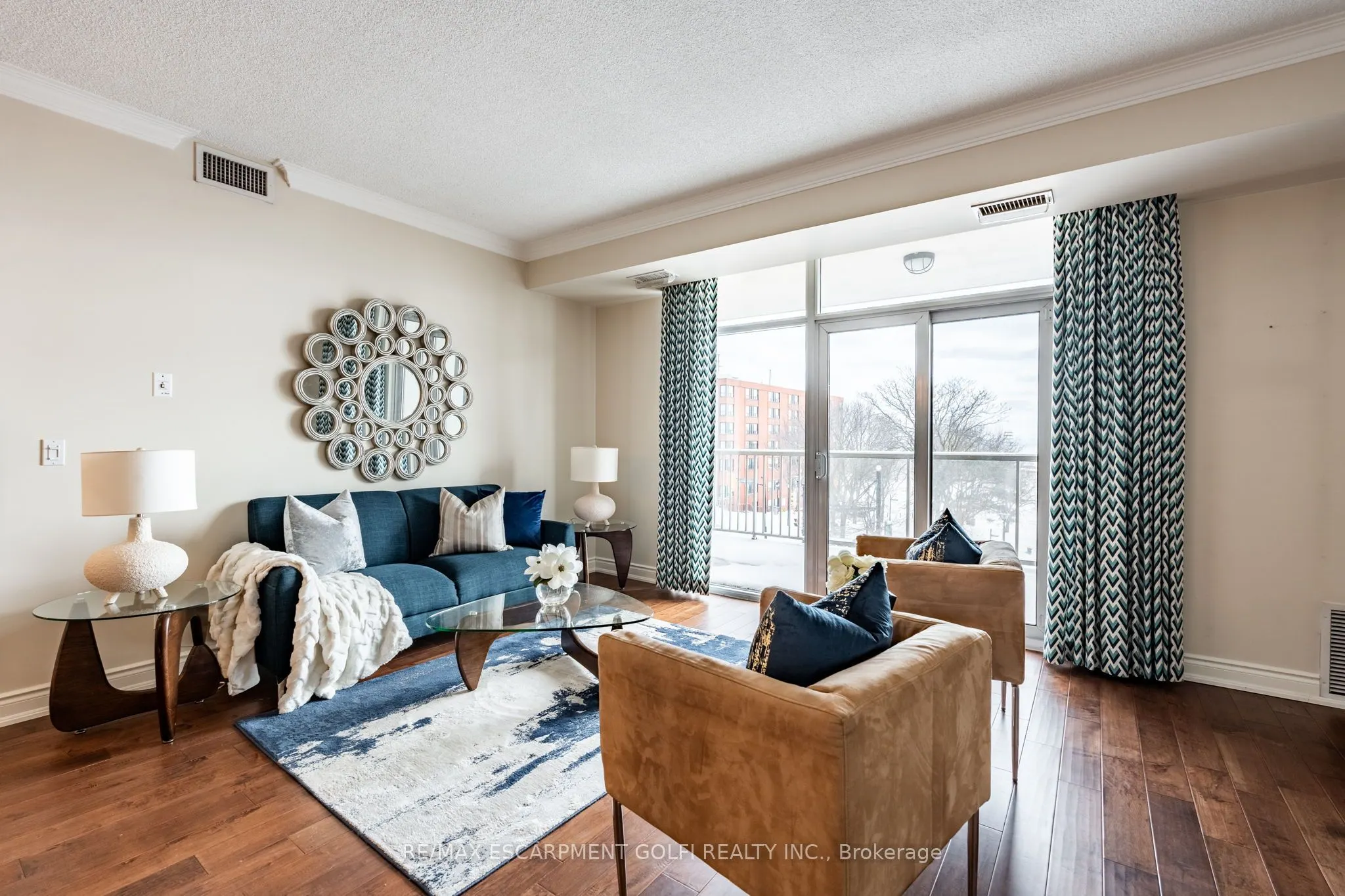 1477 Lakeshore Road, #304