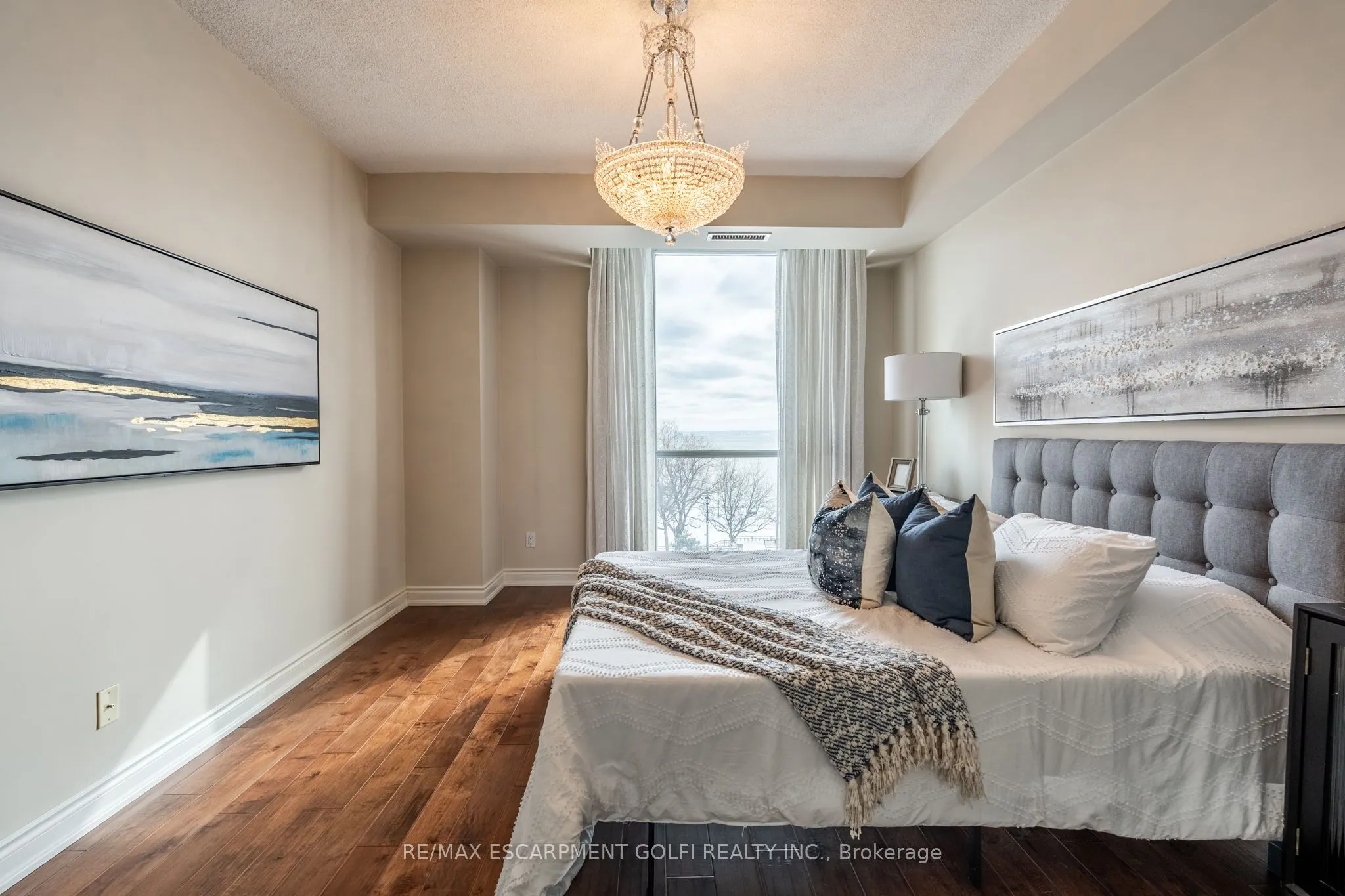 1477 Lakeshore Road, #304