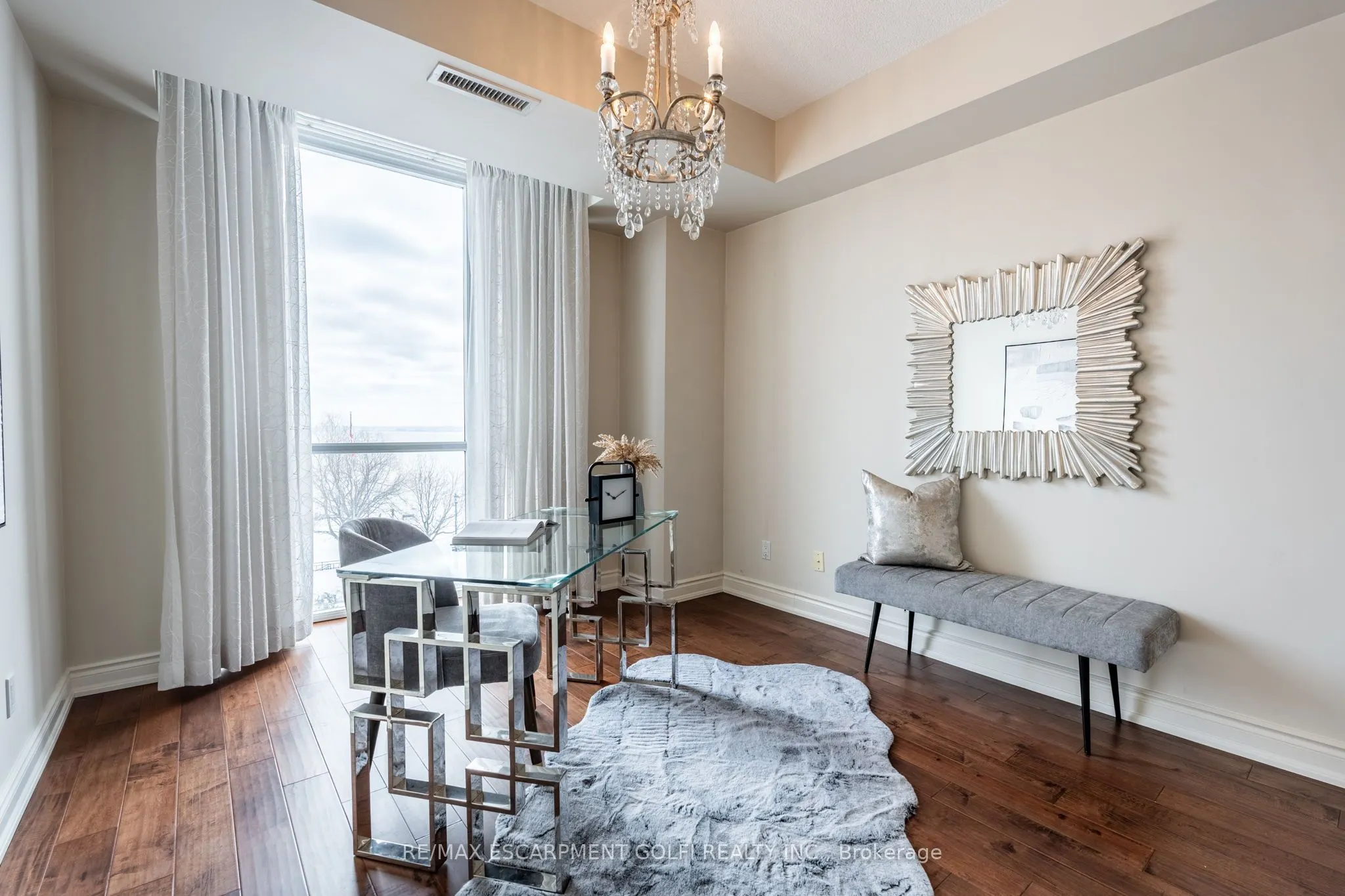 1477 Lakeshore Road, #304