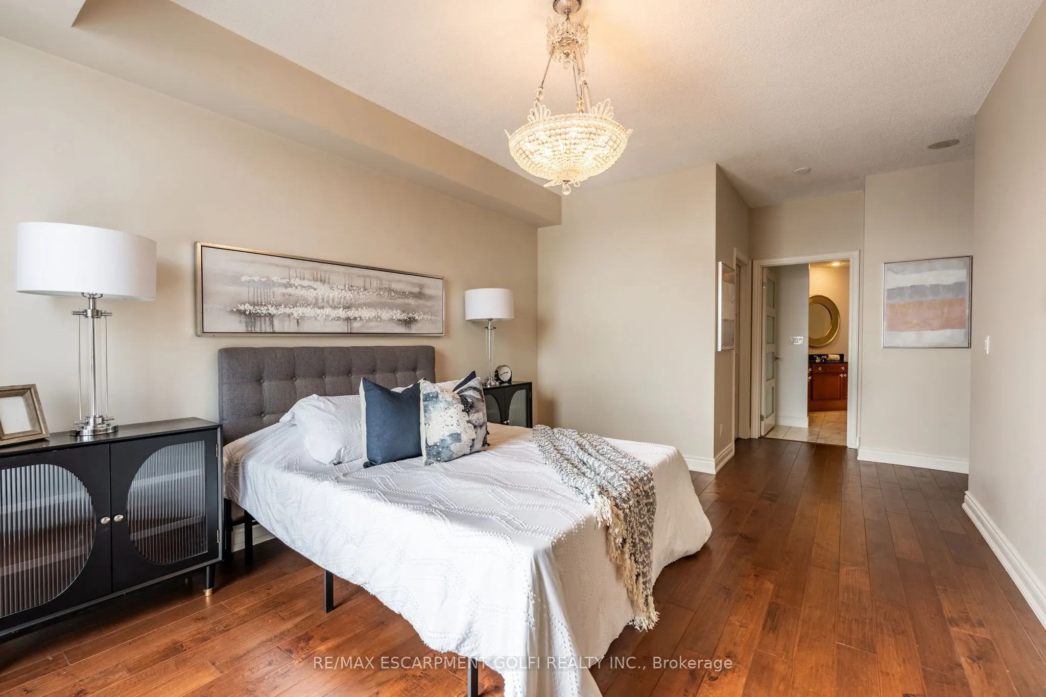 1477 Lakeshore Road, #304