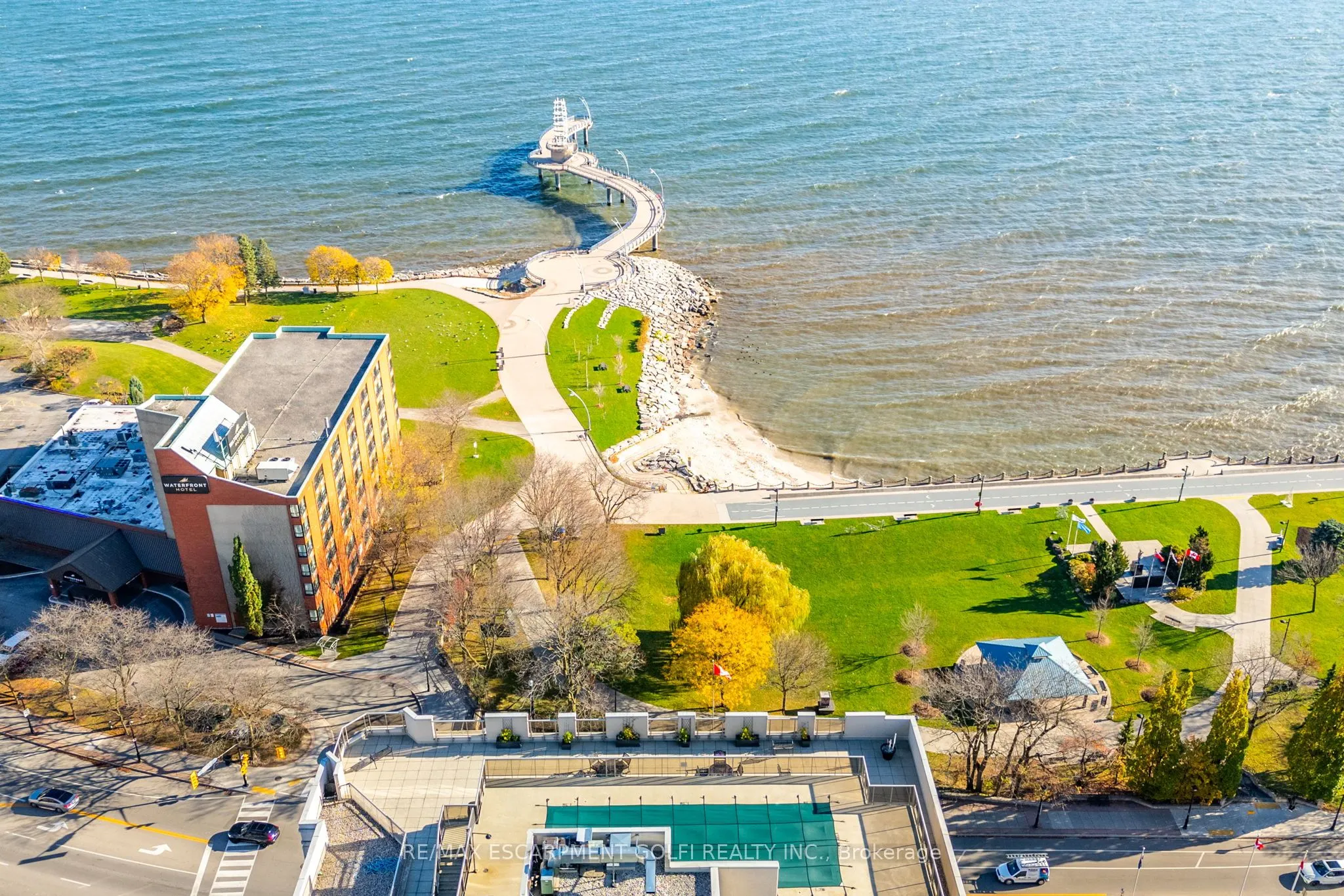 1477 Lakeshore Road, #304