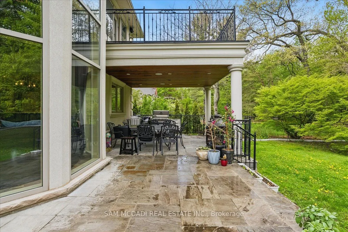 883 Parkland Avenue