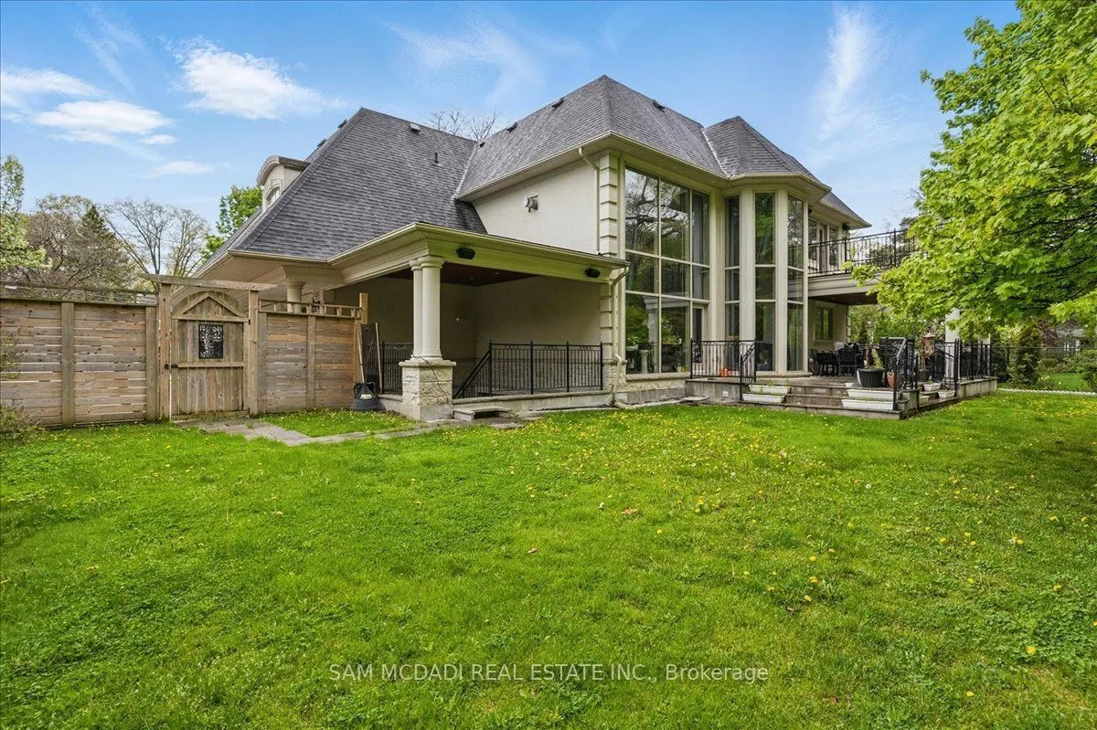 883 Parkland Avenue
