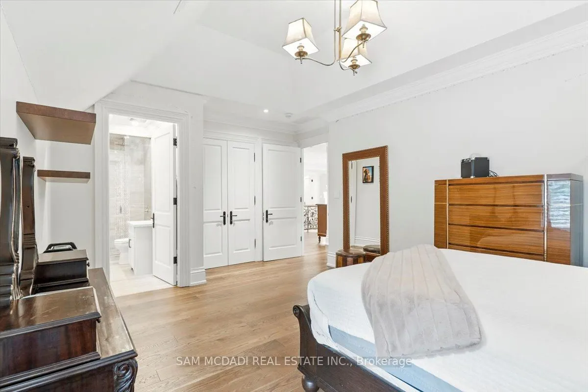 883 Parkland Avenue