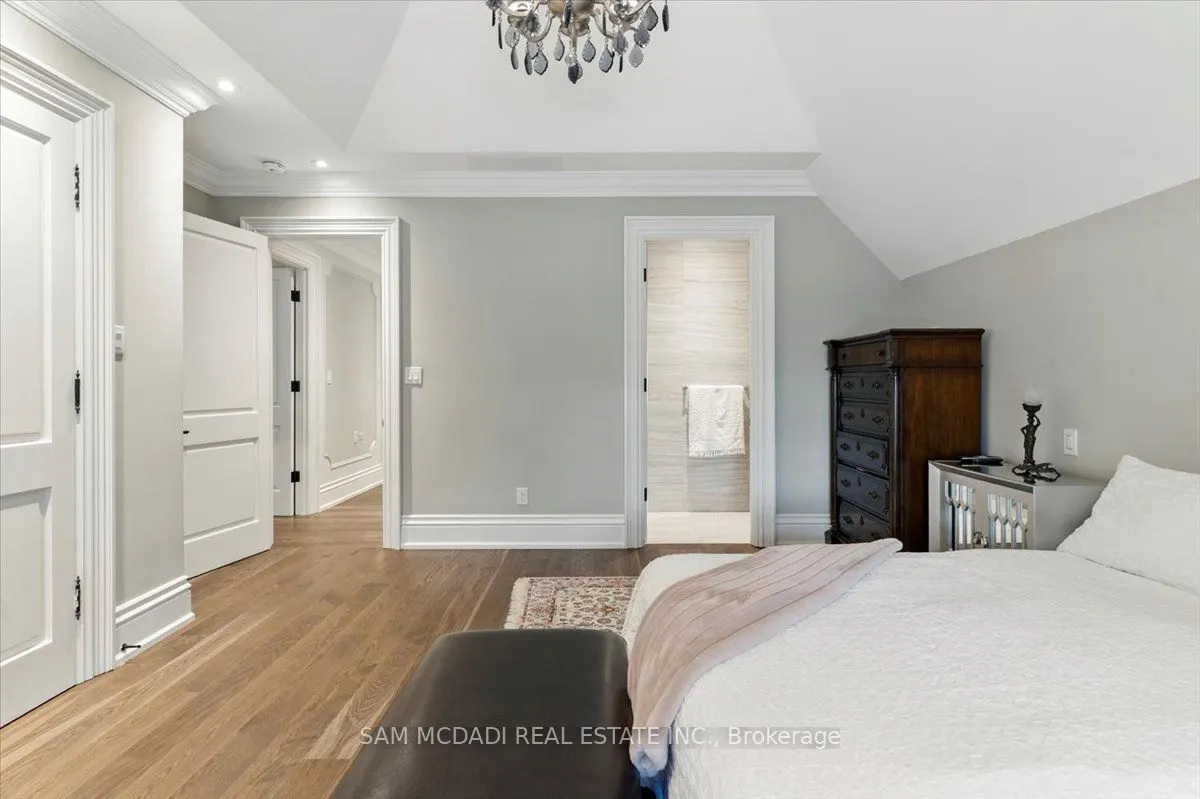 883 Parkland Avenue