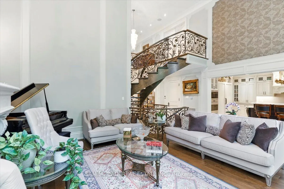 883 Parkland Avenue