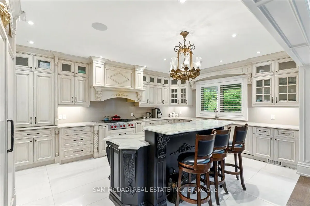 883 Parkland Avenue