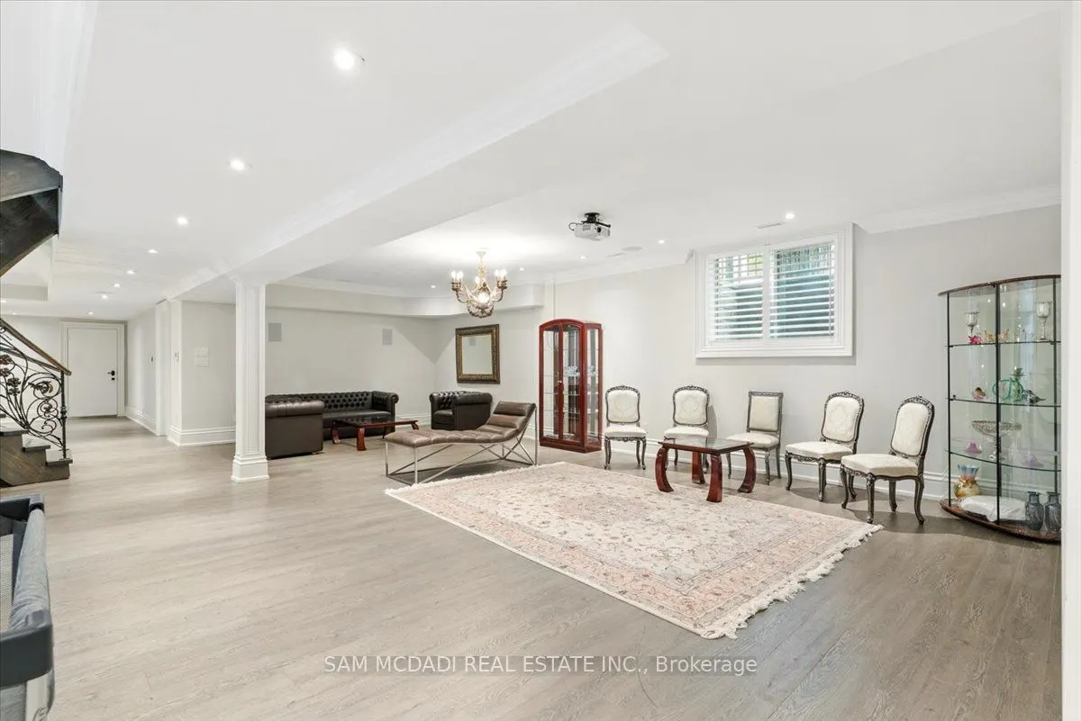 883 Parkland Avenue