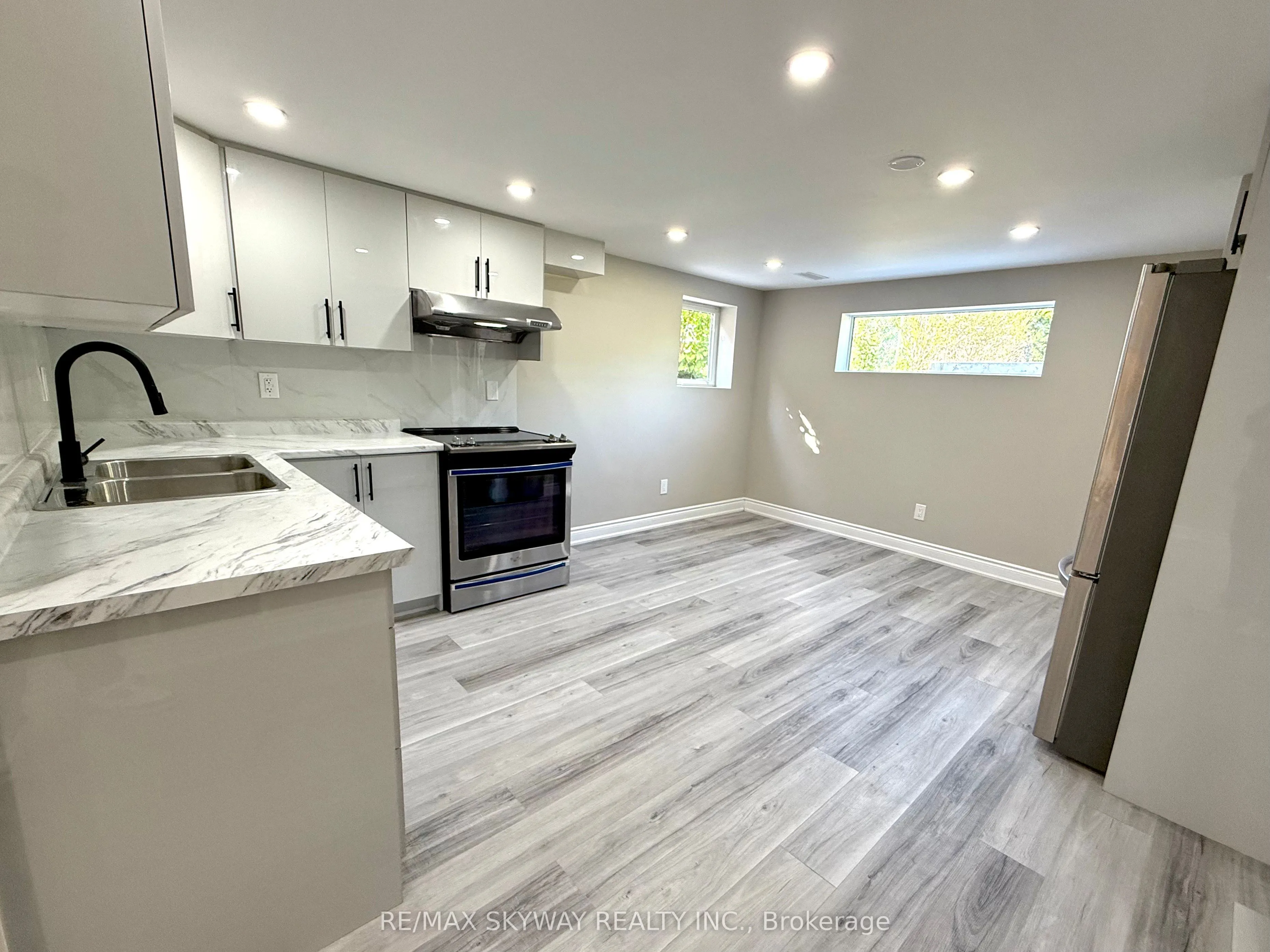 7461 Netherwood Road