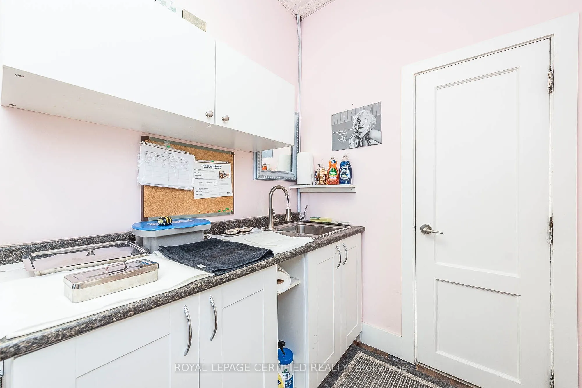 278 Queen Street S, #2nd Floor