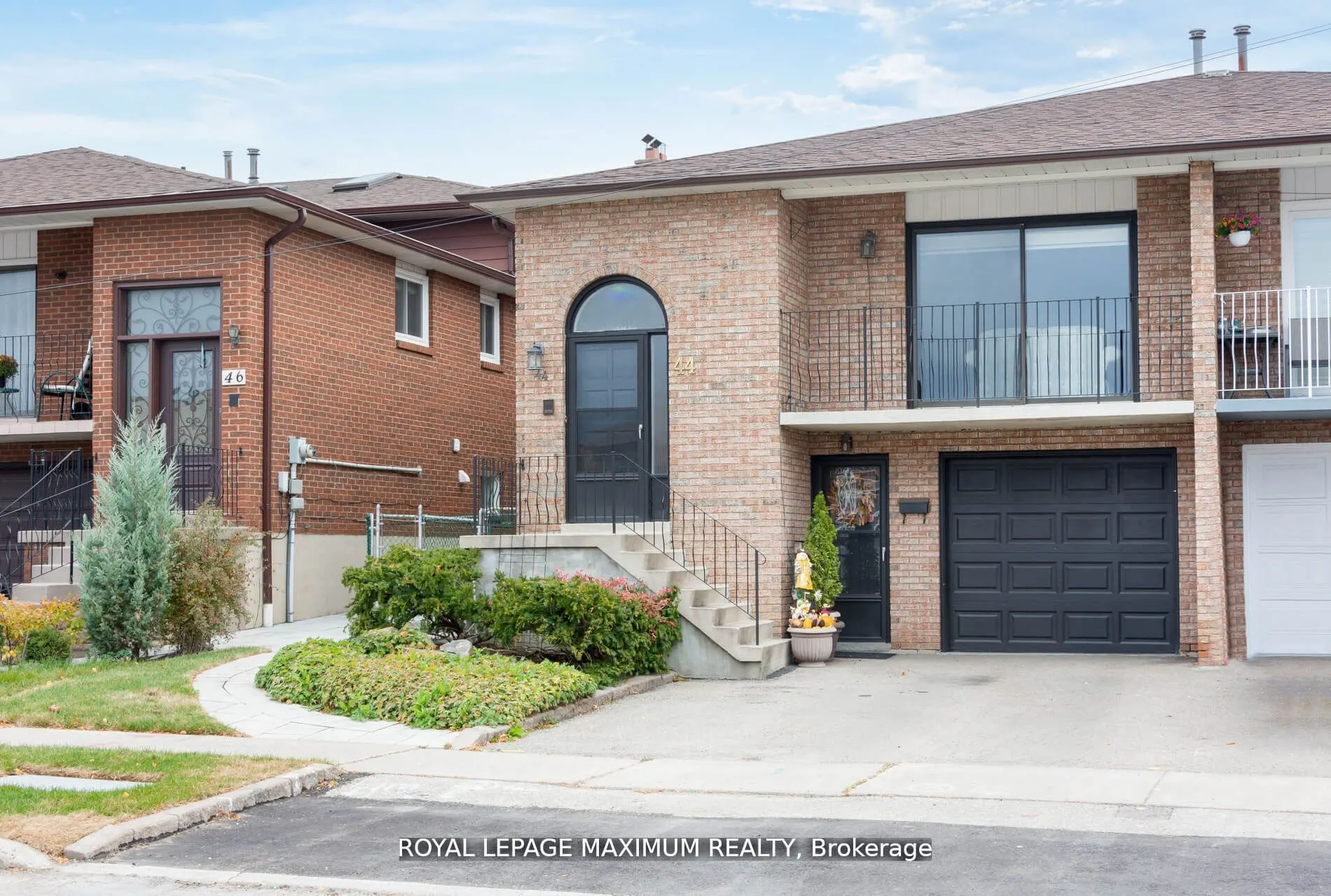 44 Flagstick Court