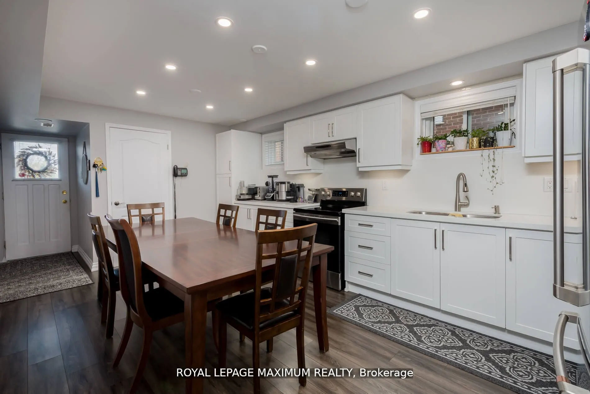 44 Flagstick Court