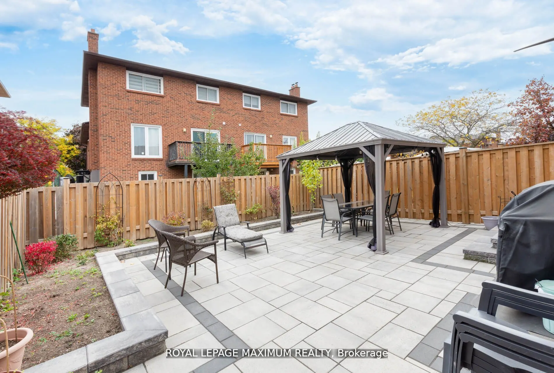 44 Flagstick Court