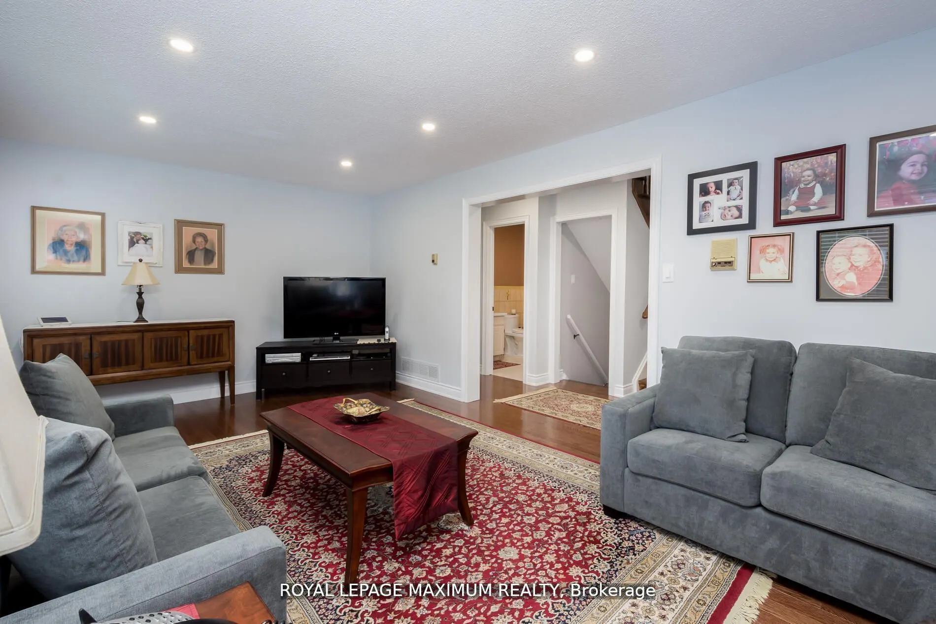44 Flagstick Court
