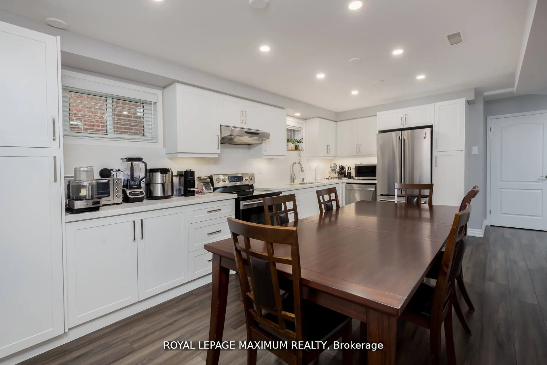 44 Flagstick Court