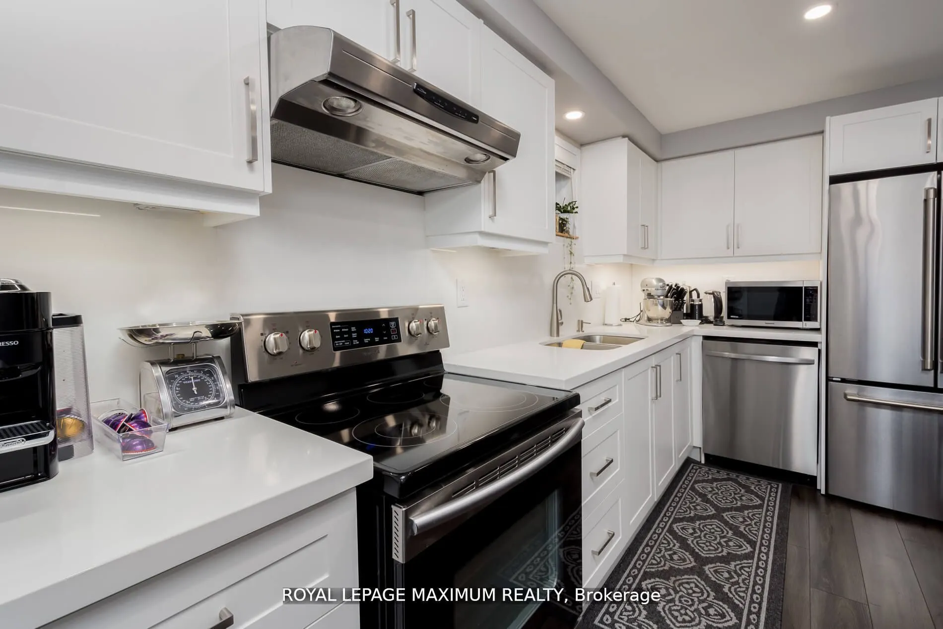 44 Flagstick Court