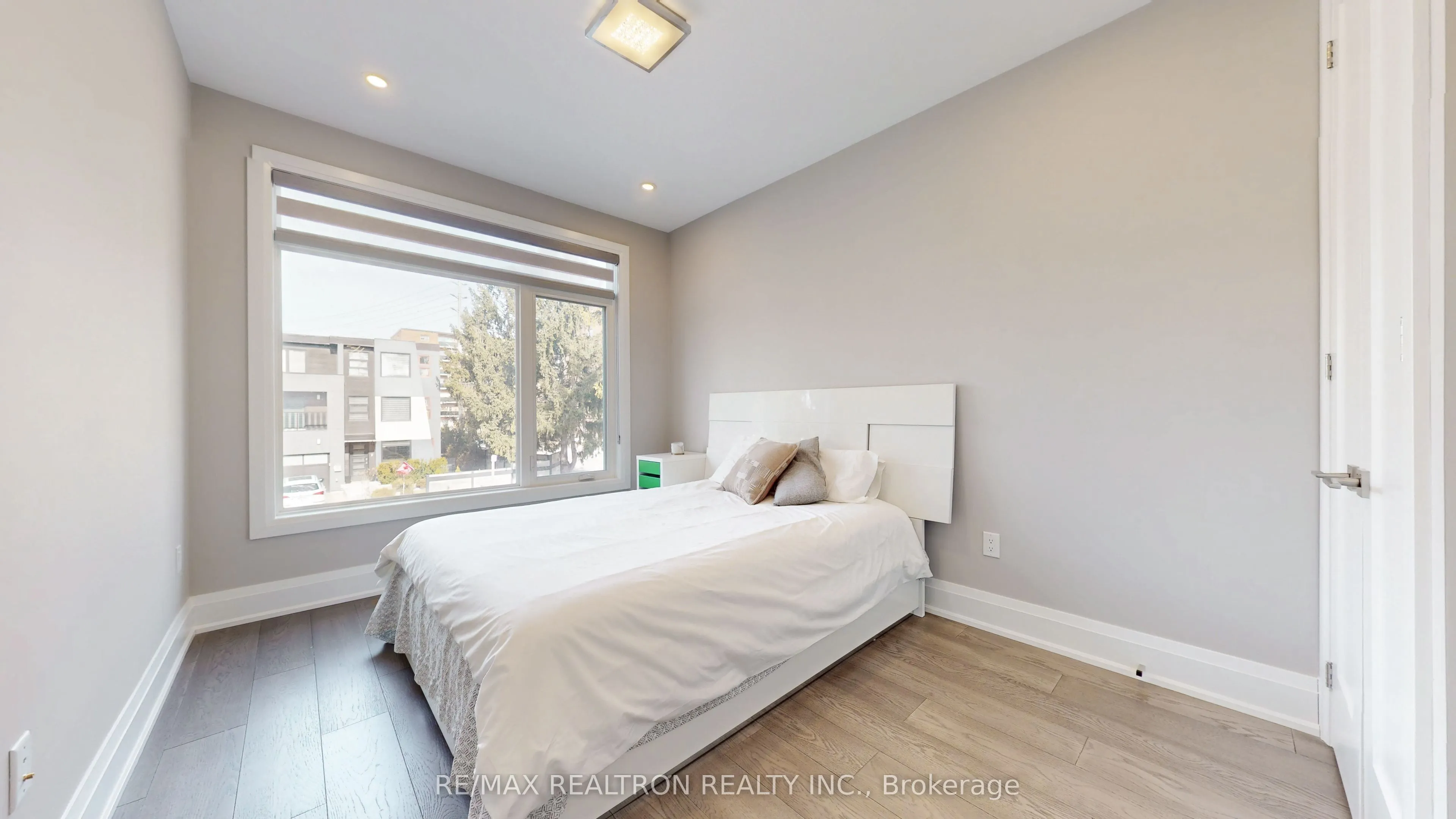 Unit25A Tecumseth Avenue
