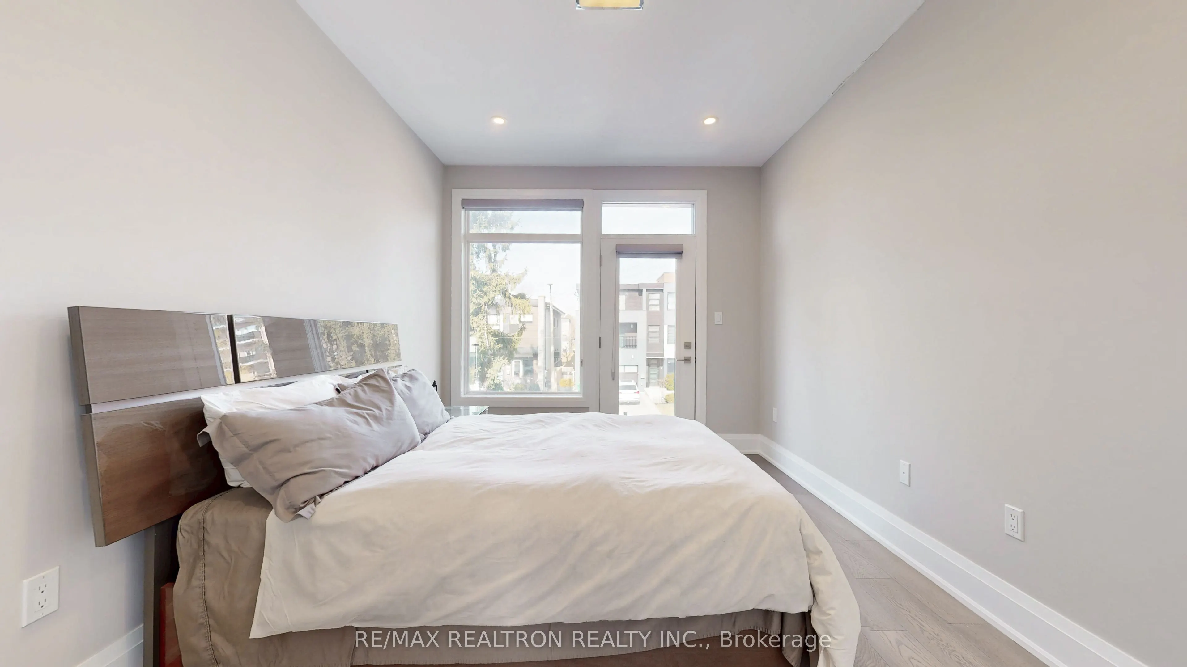 Unit25A Tecumseth Avenue