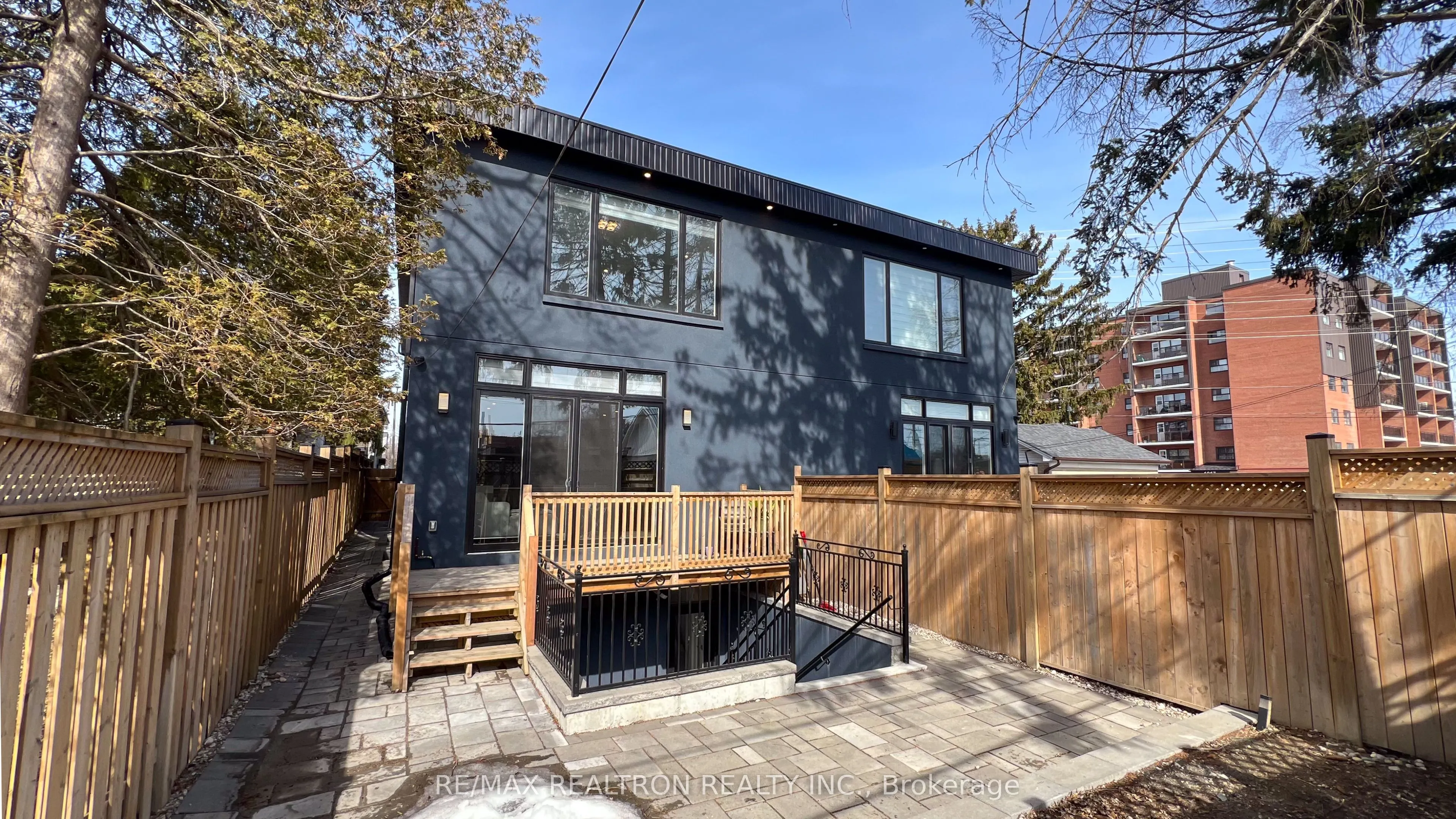 Unit25A Tecumseth Avenue