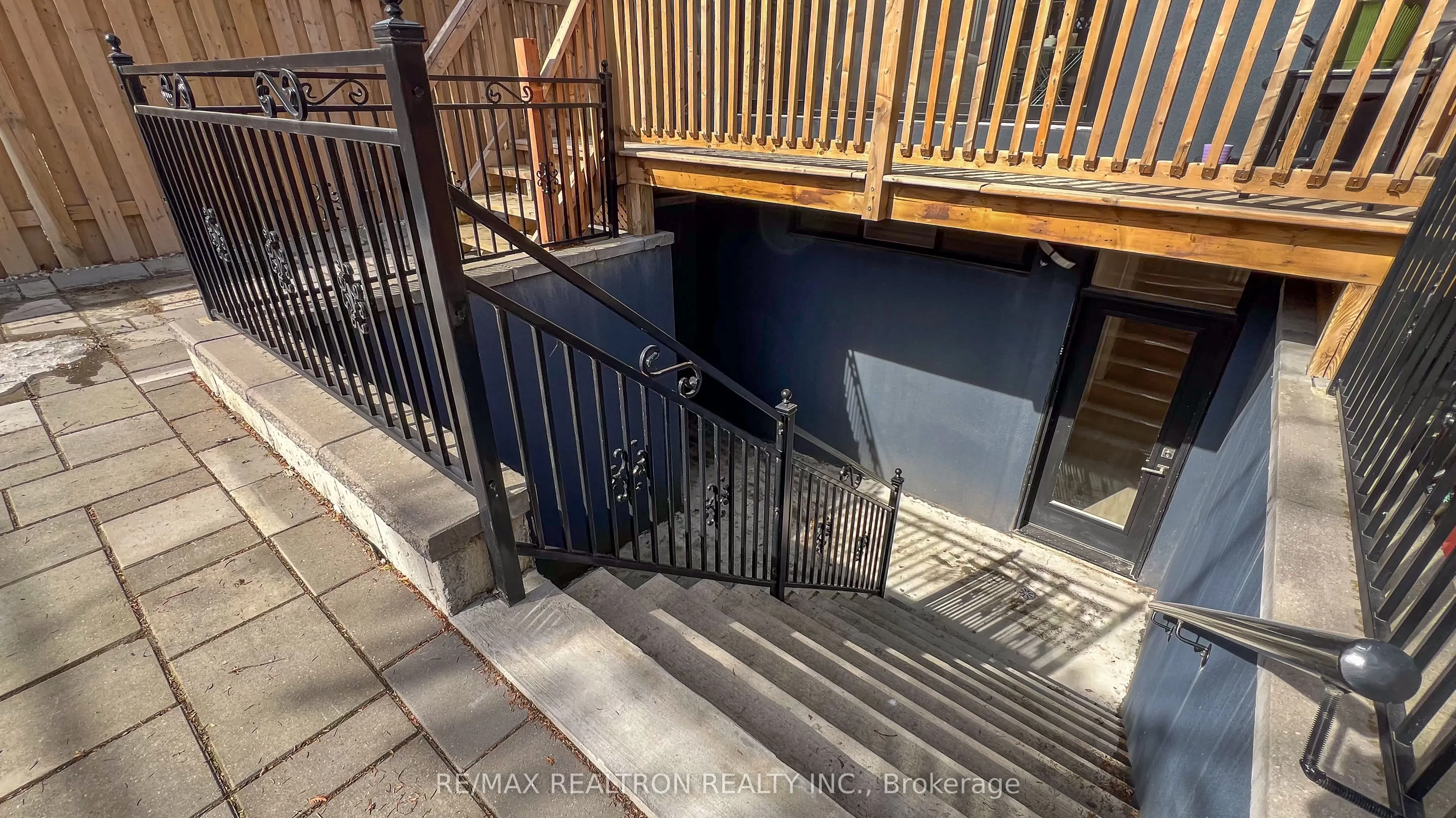 Unit25A Tecumseth Avenue