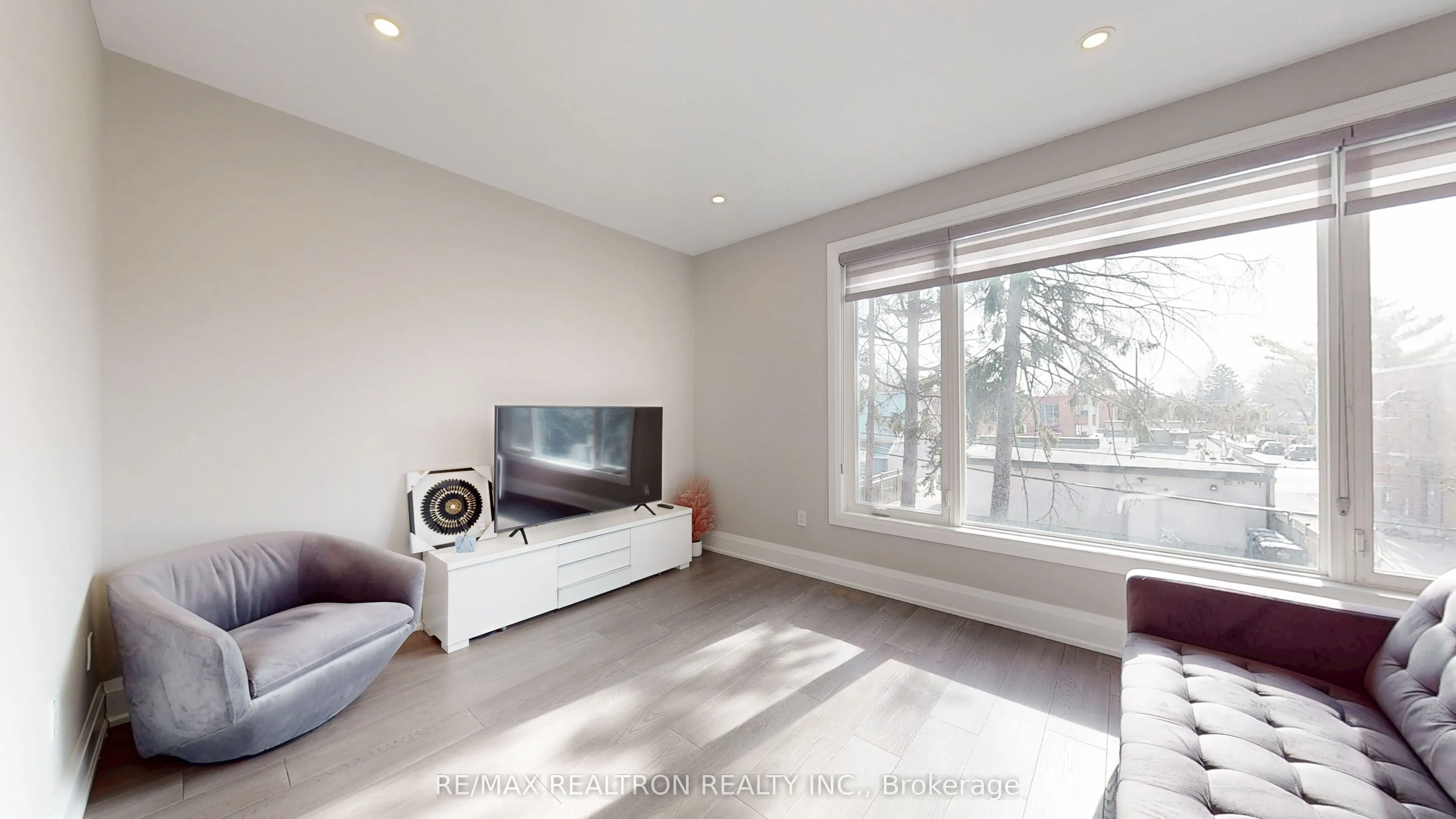 Unit25A Tecumseth Avenue
