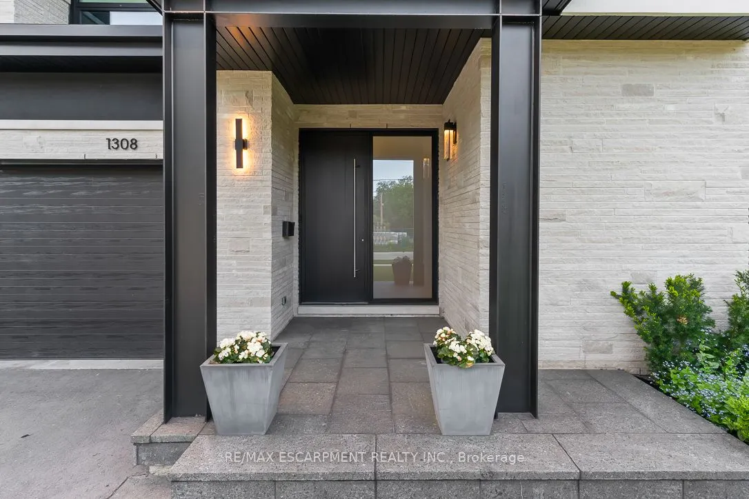 1308 Greenoaks Drive