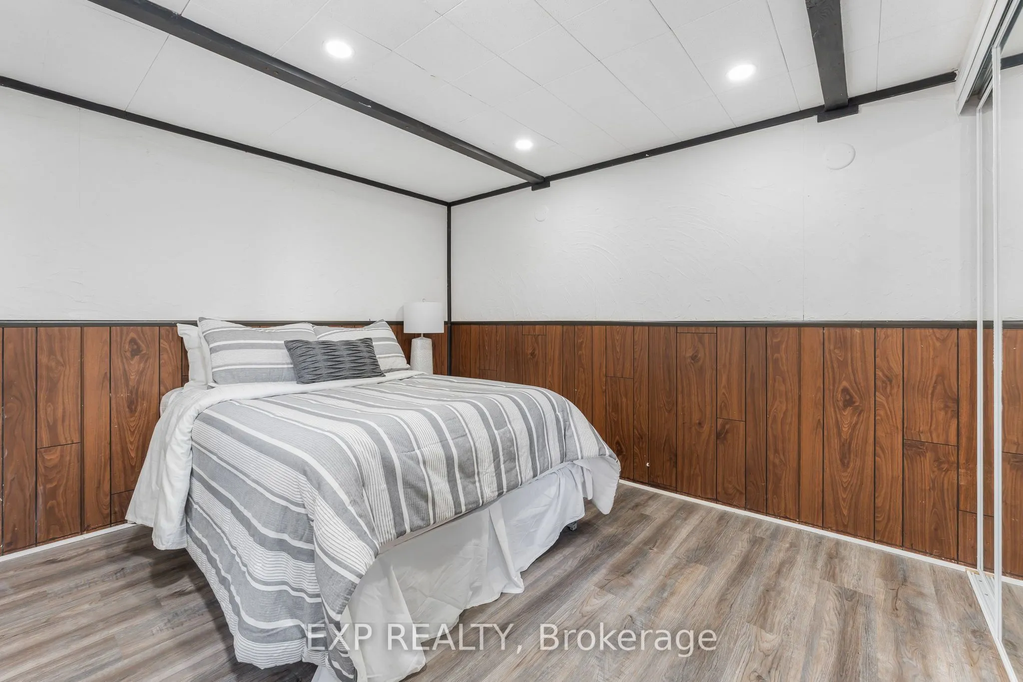 608 Thornwood Avenue