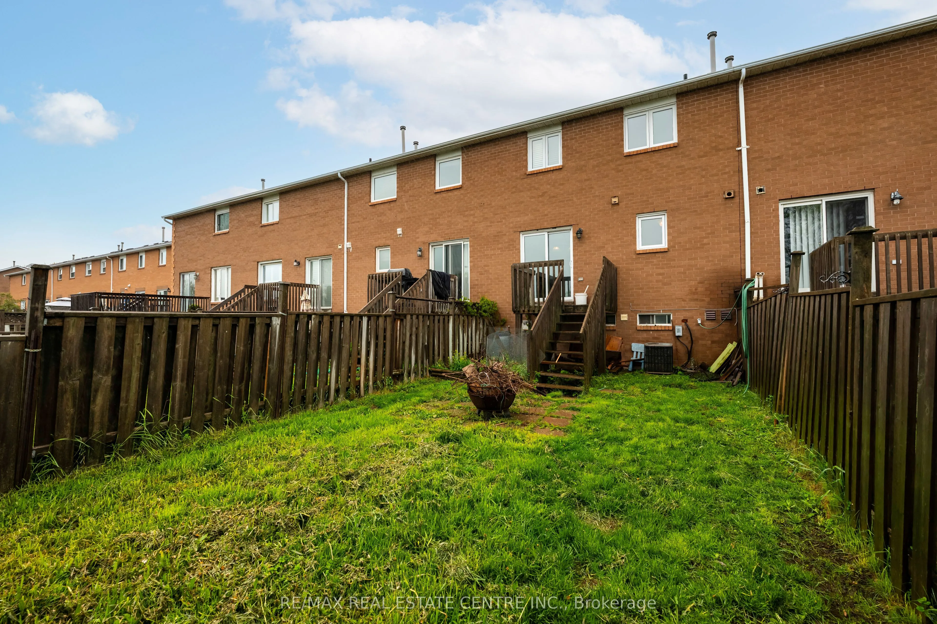 154 Howard Crescent