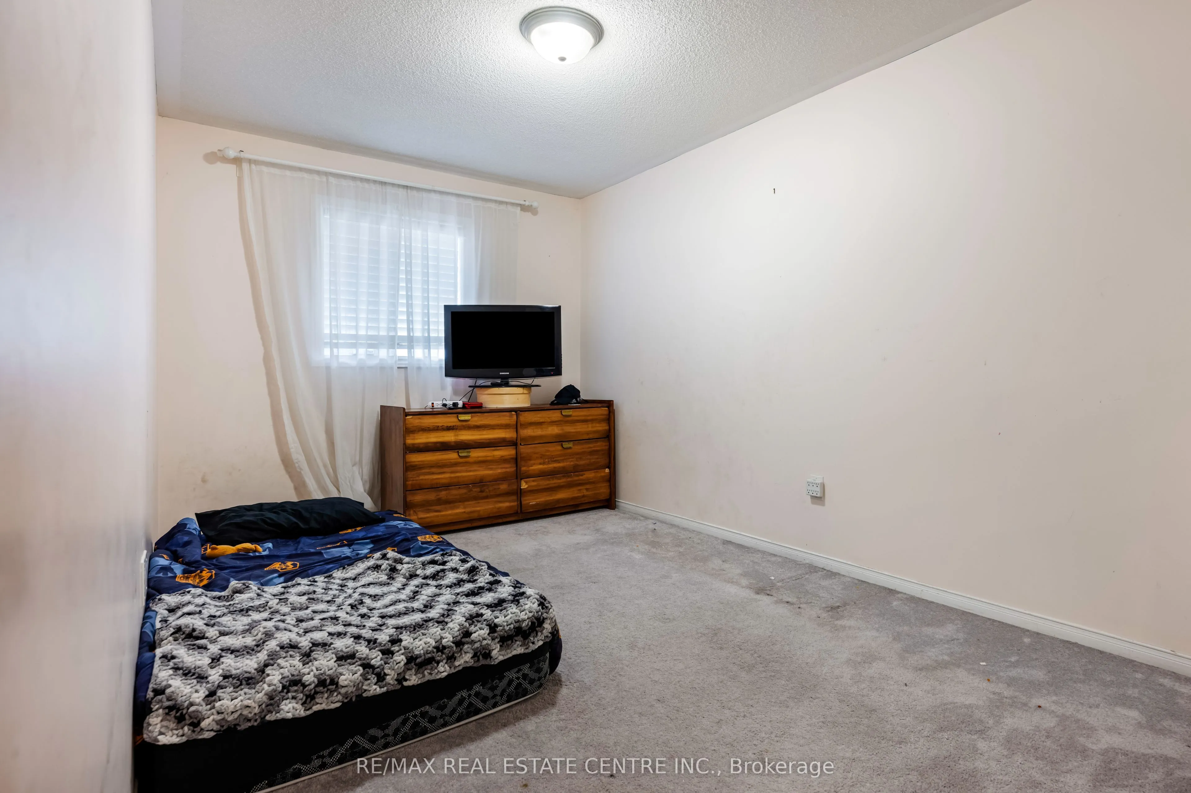 154 Howard Crescent