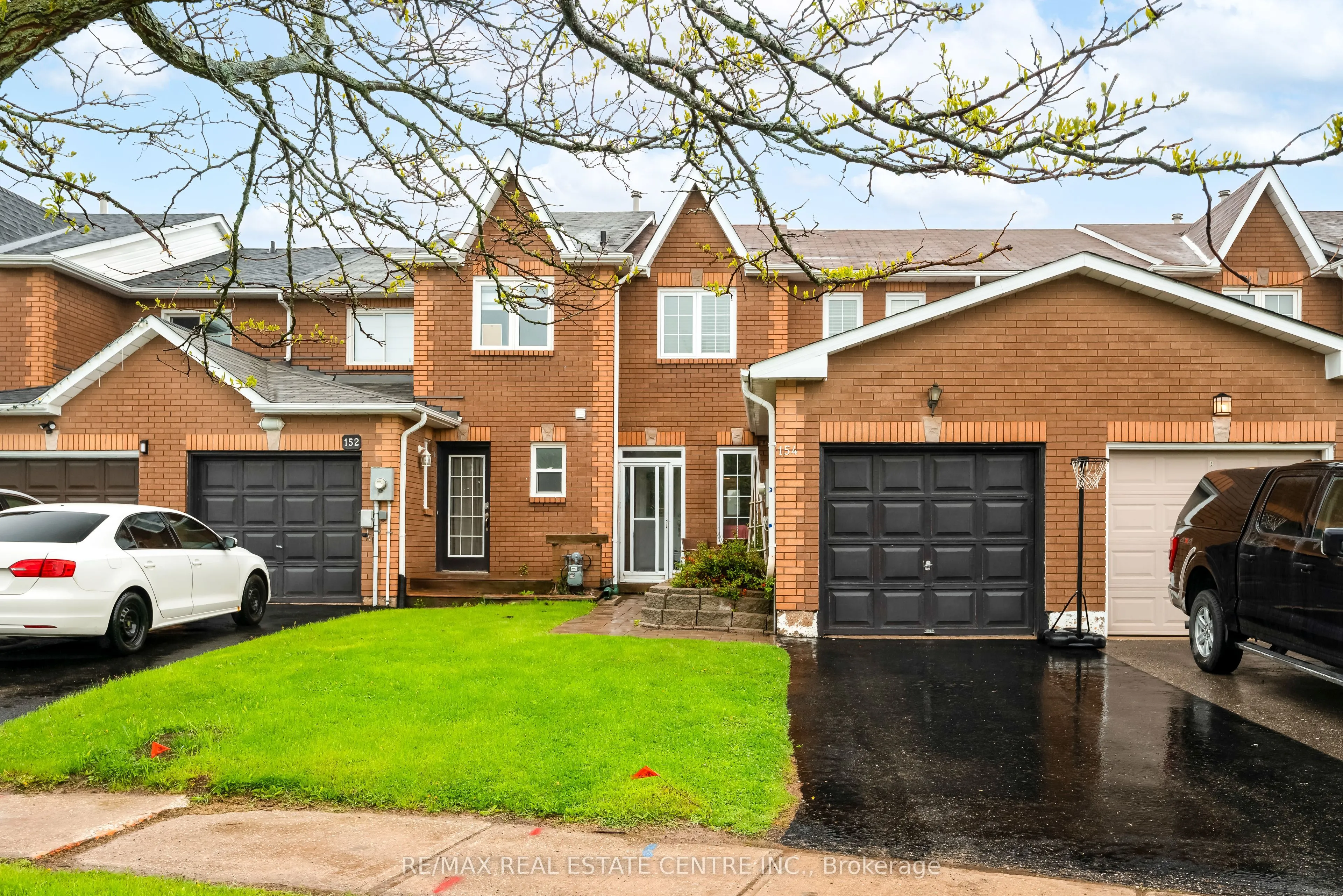 154 Howard Crescent