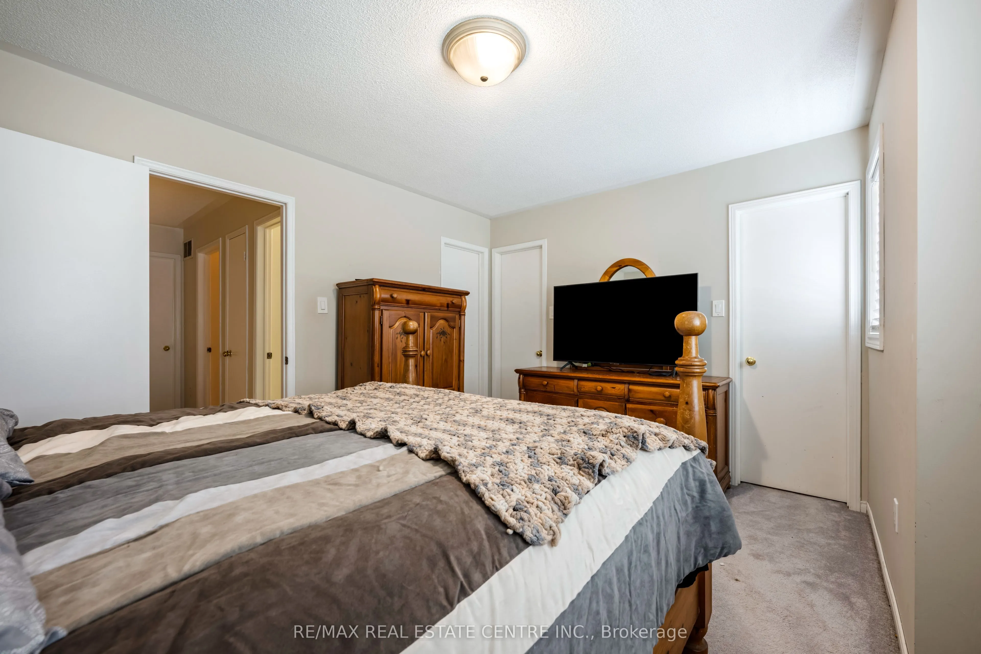 154 Howard Crescent