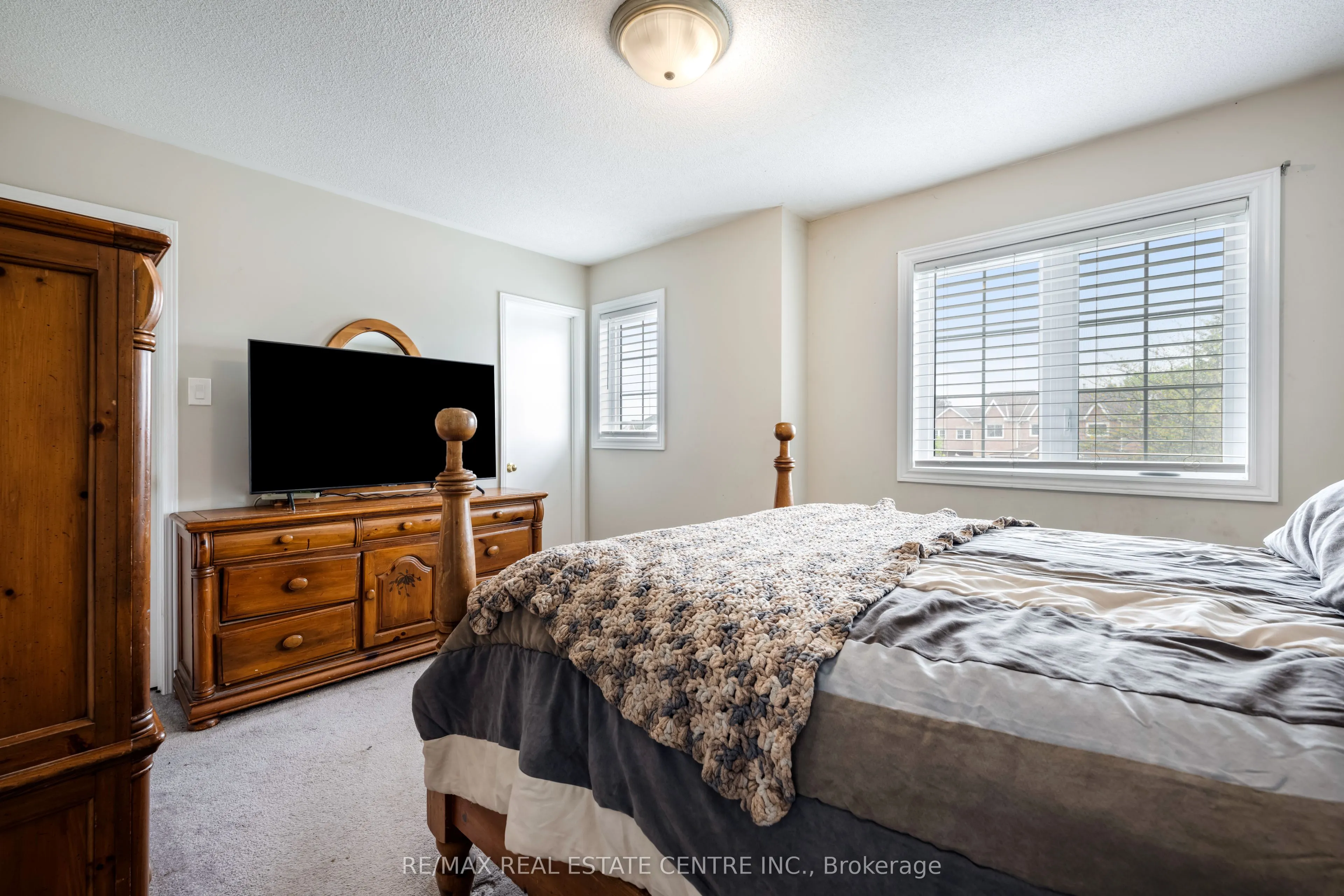 154 Howard Crescent