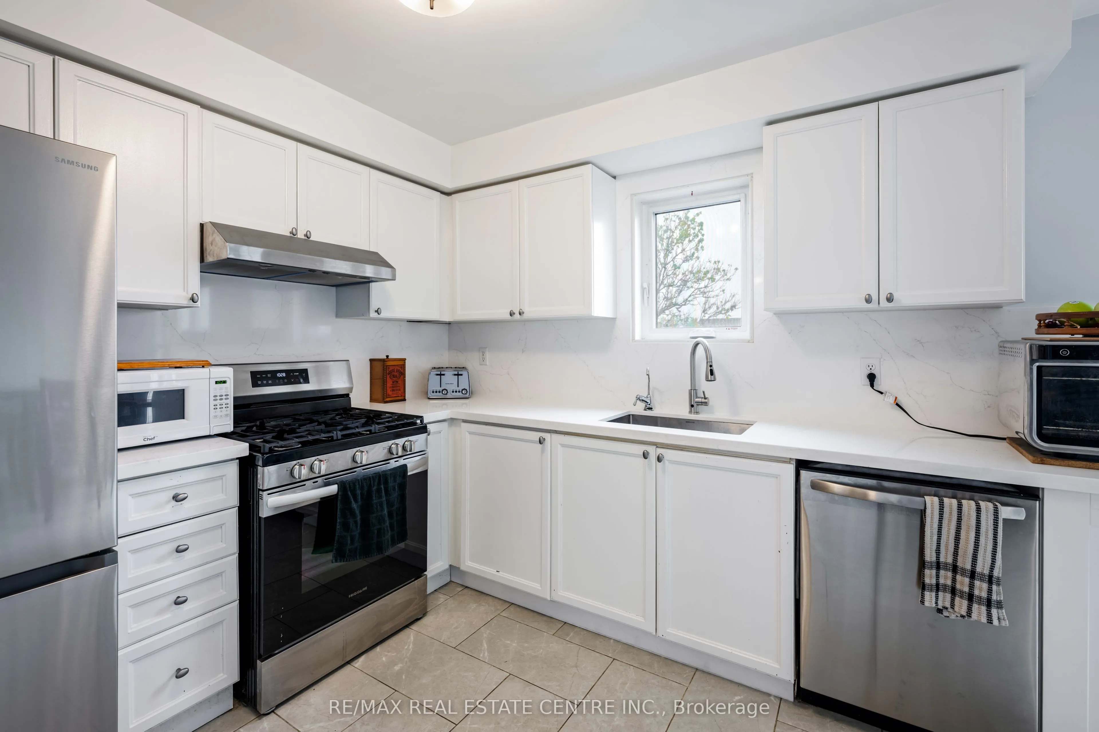 154 Howard Crescent