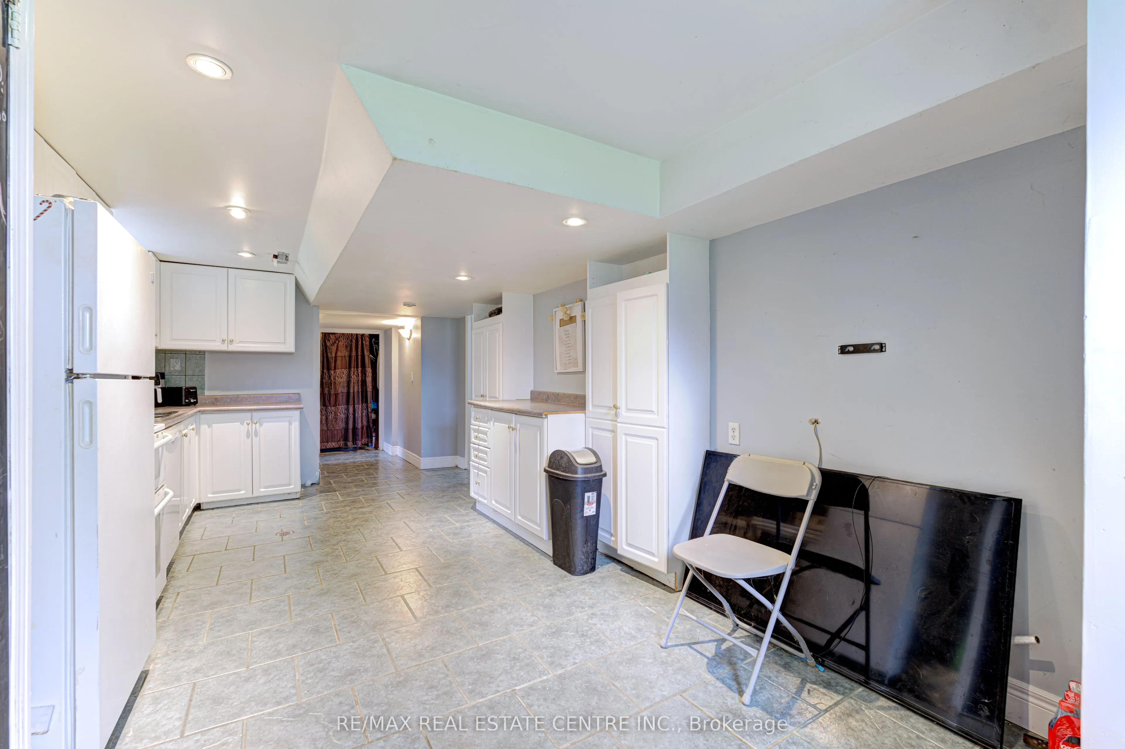8136 Hornby Road