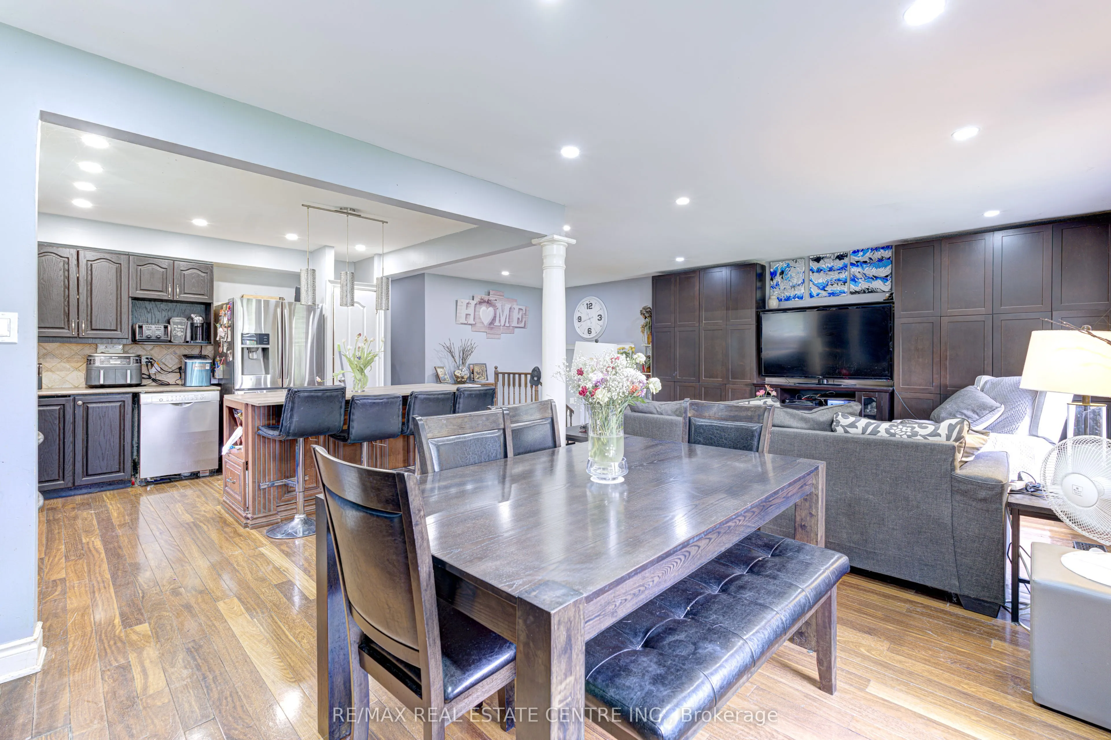 8136 Hornby Road