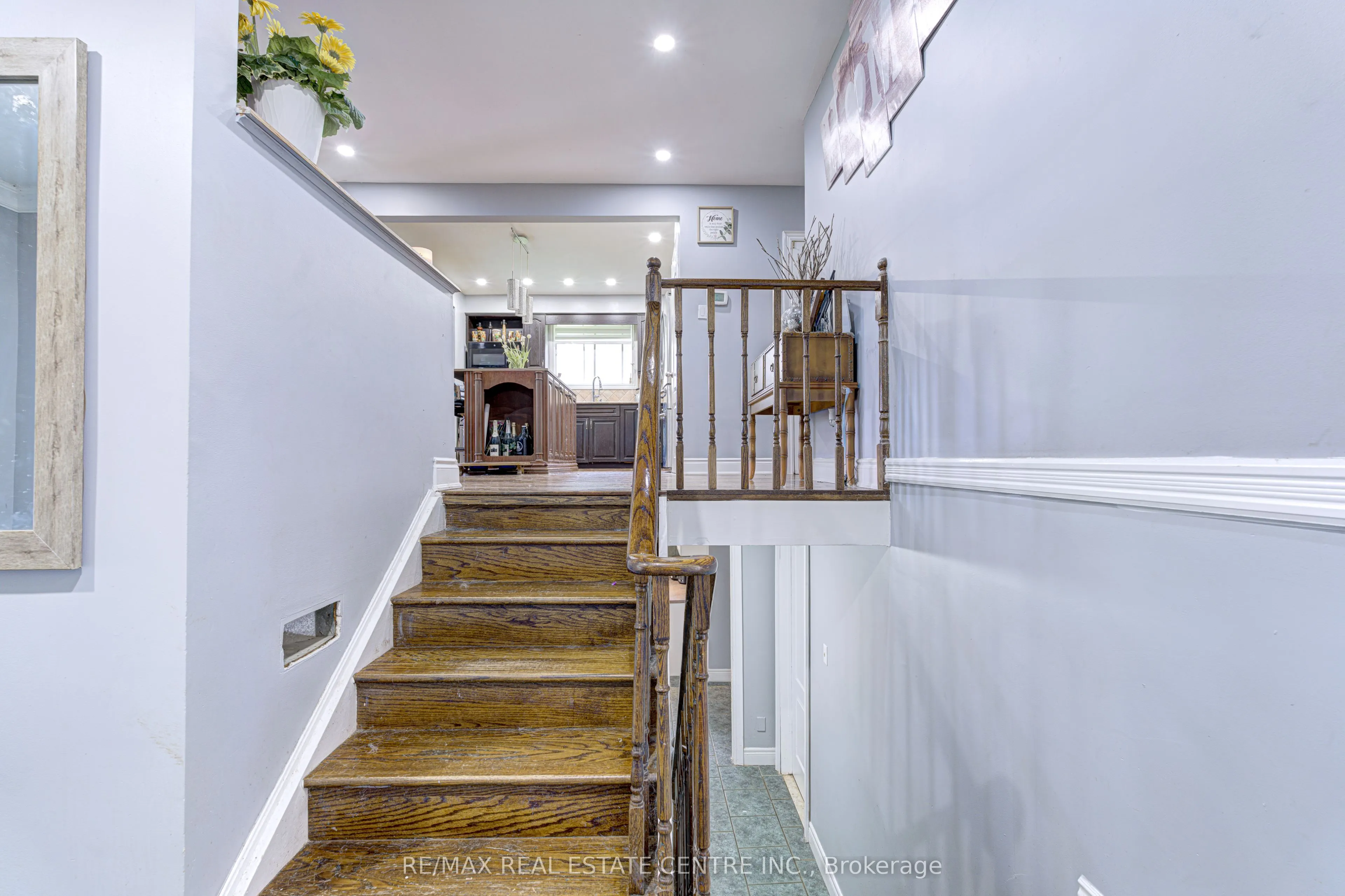 8136 Hornby Road