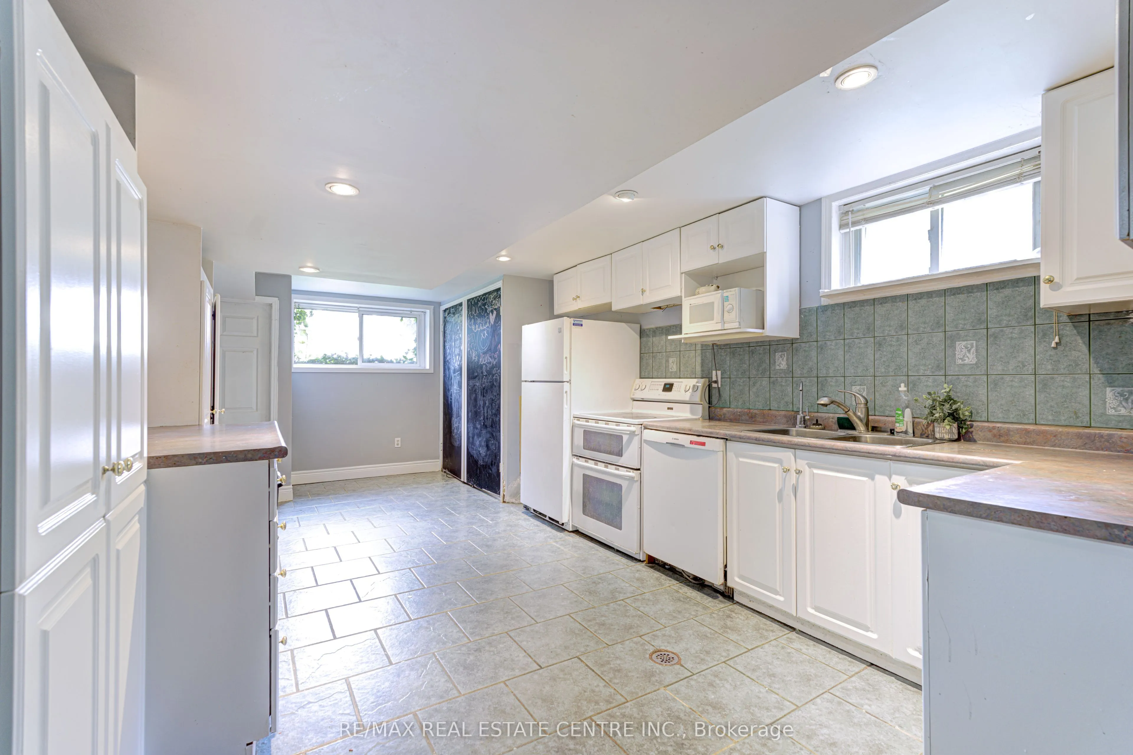 8136 Hornby Road