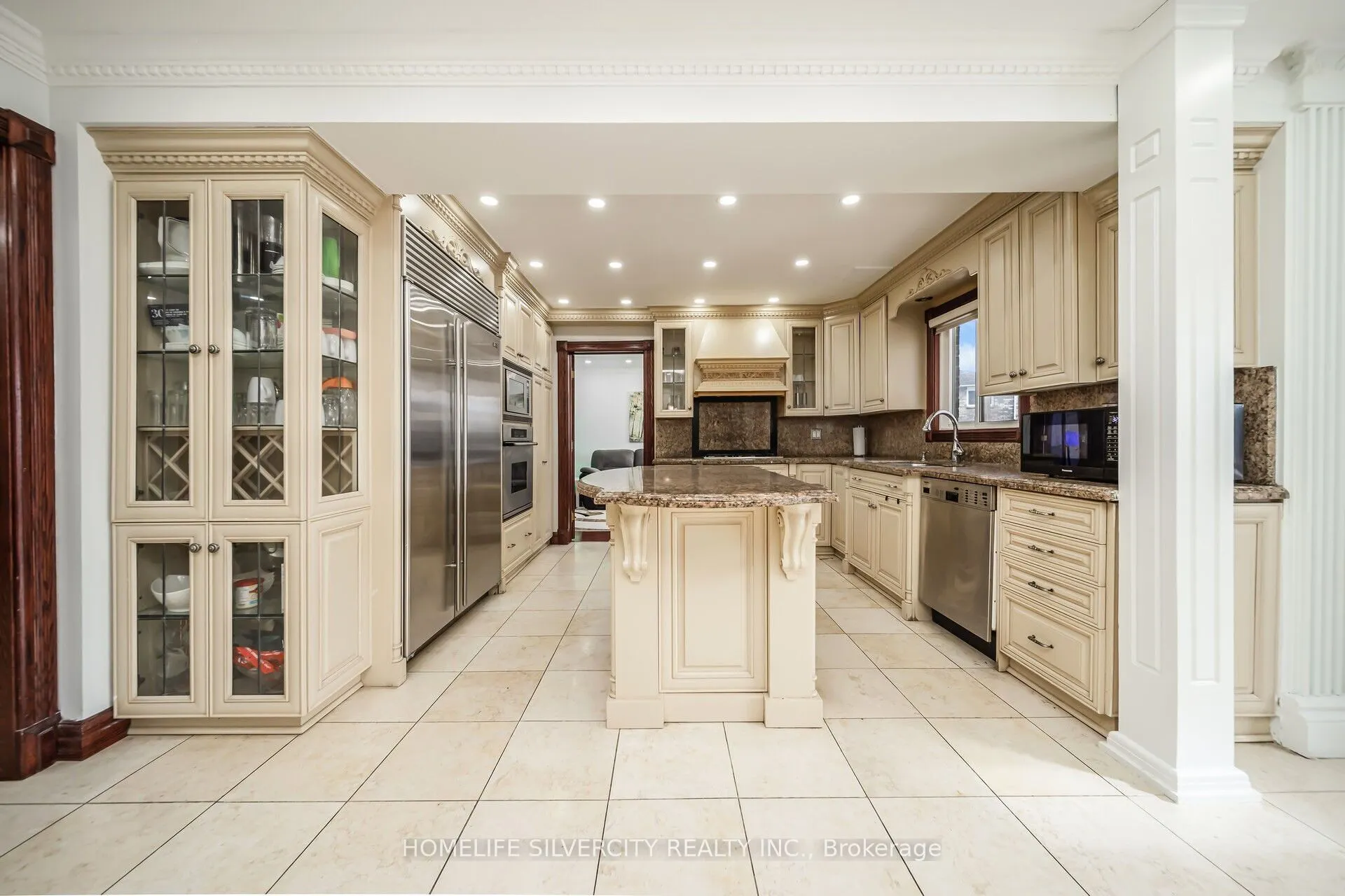 14 Rembrandt Crescent