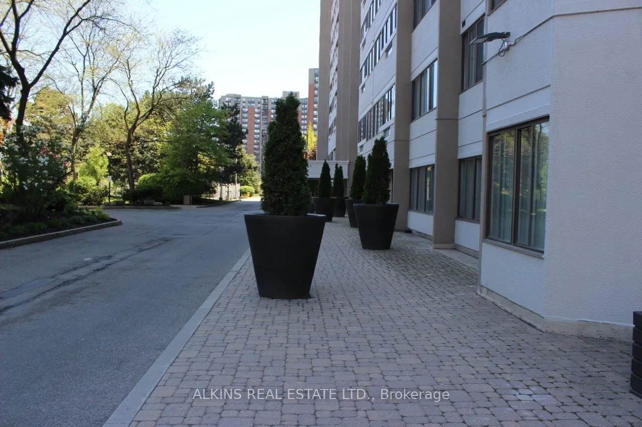 1580 Mississauga Valley Boulevard, #803