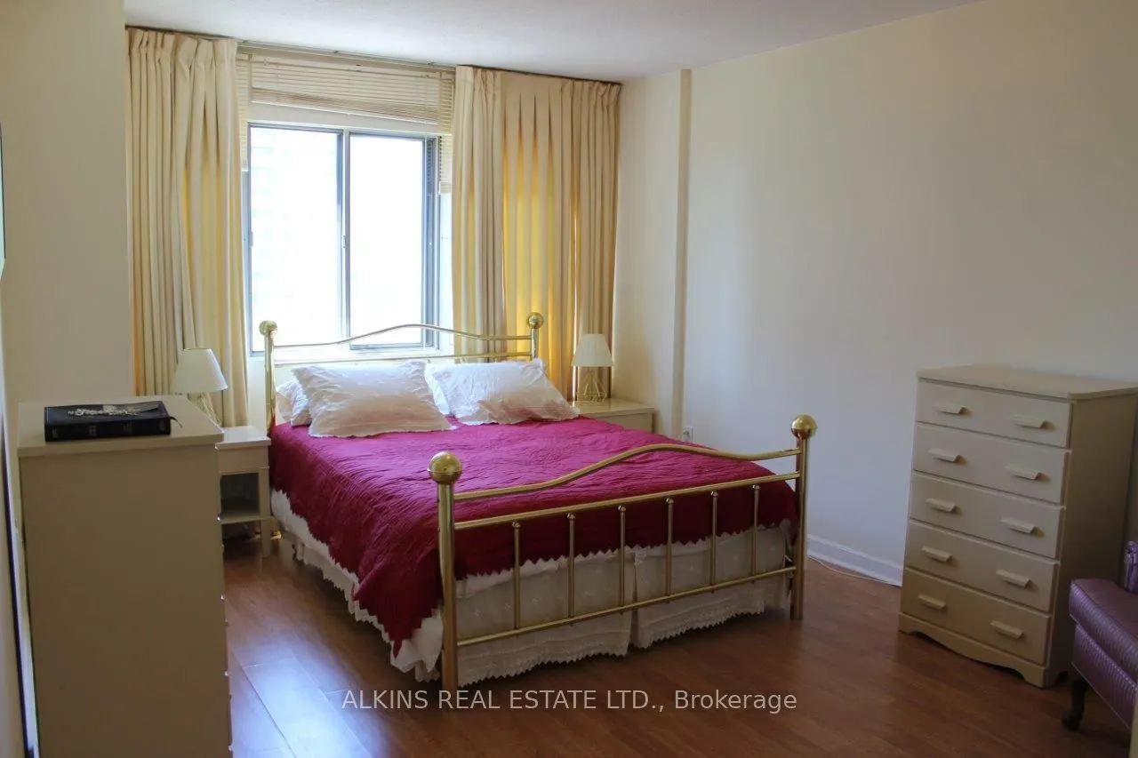1580 Mississauga Valley Boulevard, #803