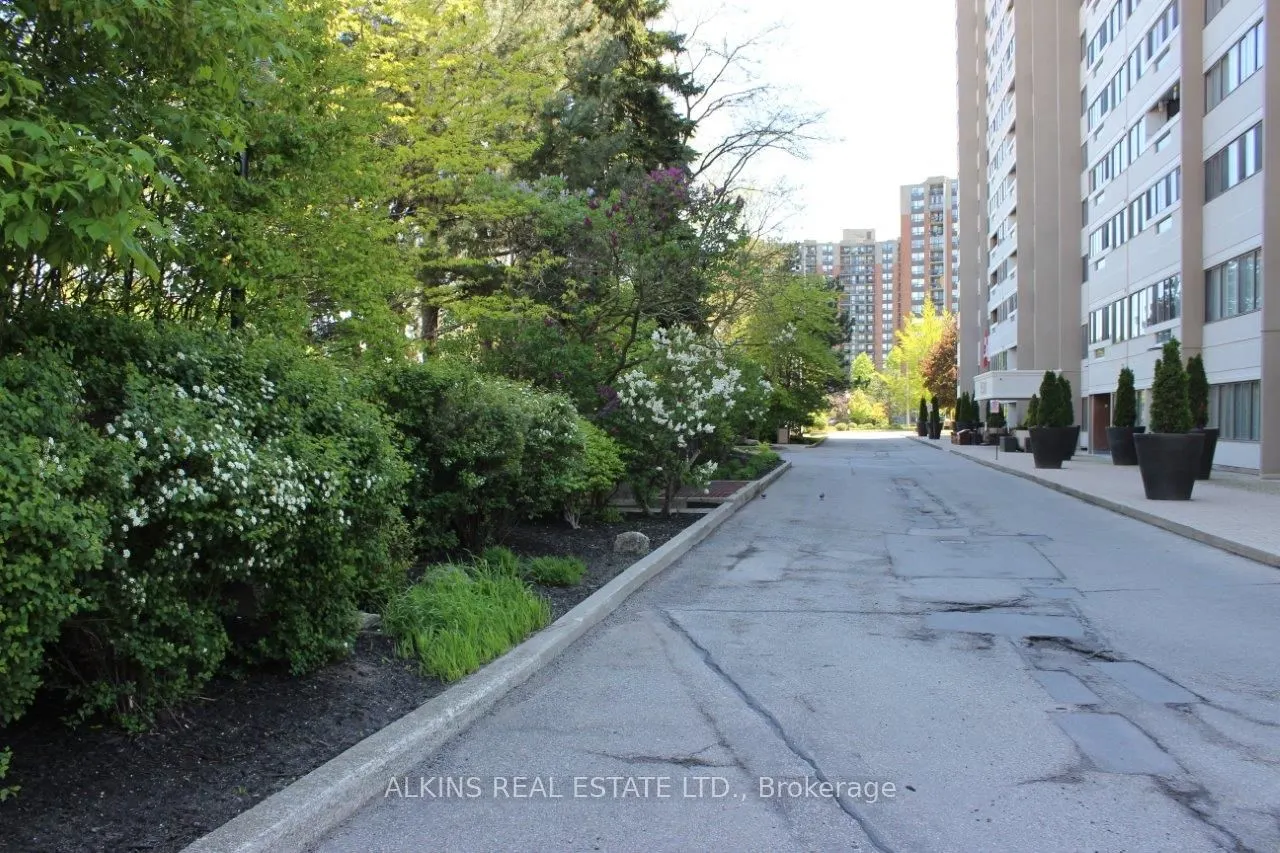 1580 Mississauga Valley Boulevard, #803
