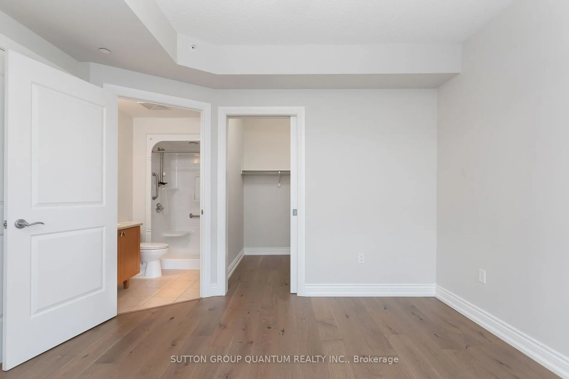 1665 The Collegeway, #1607