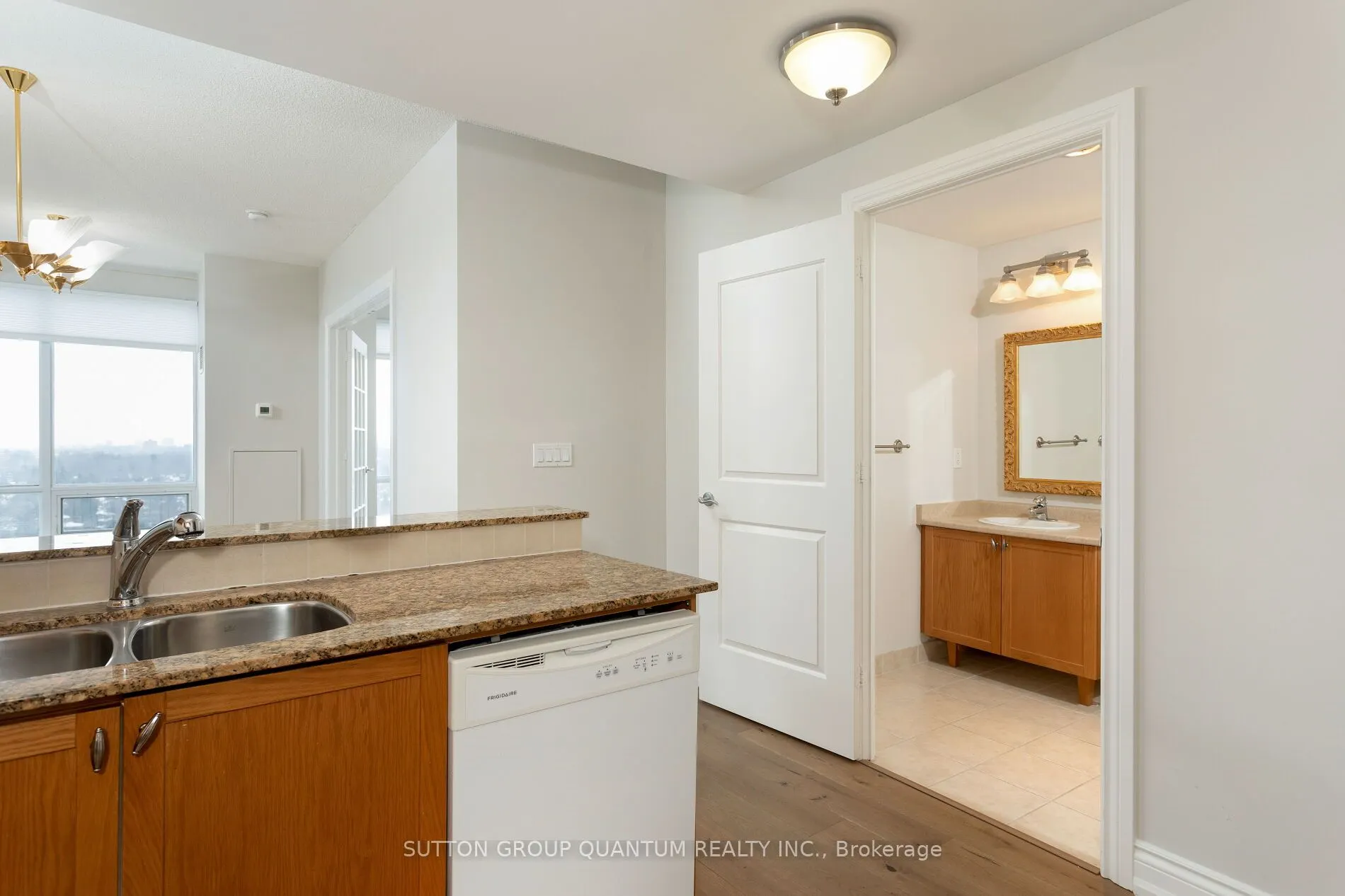1665 The Collegeway, #1607
