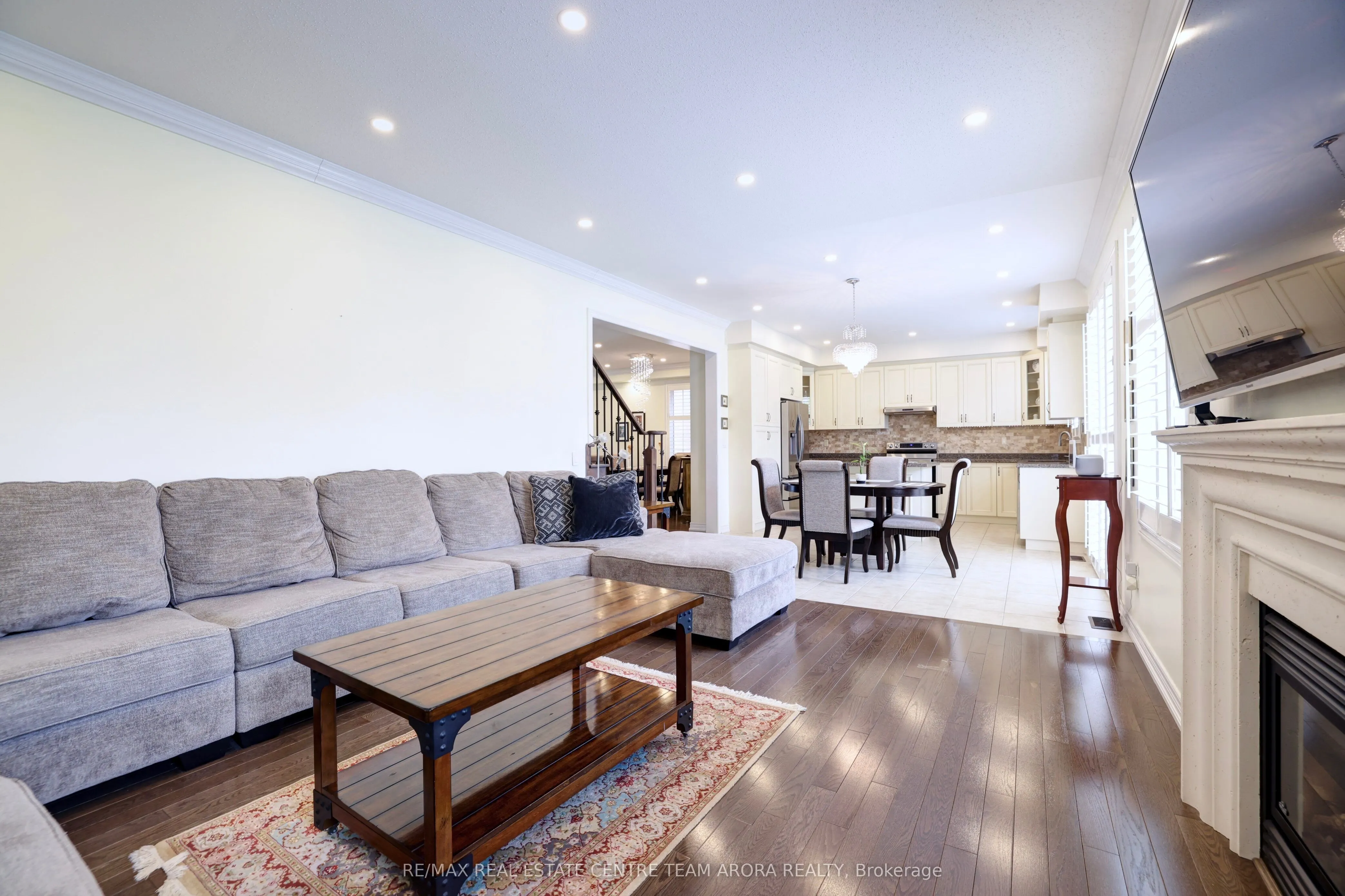 33 Alamosa Court