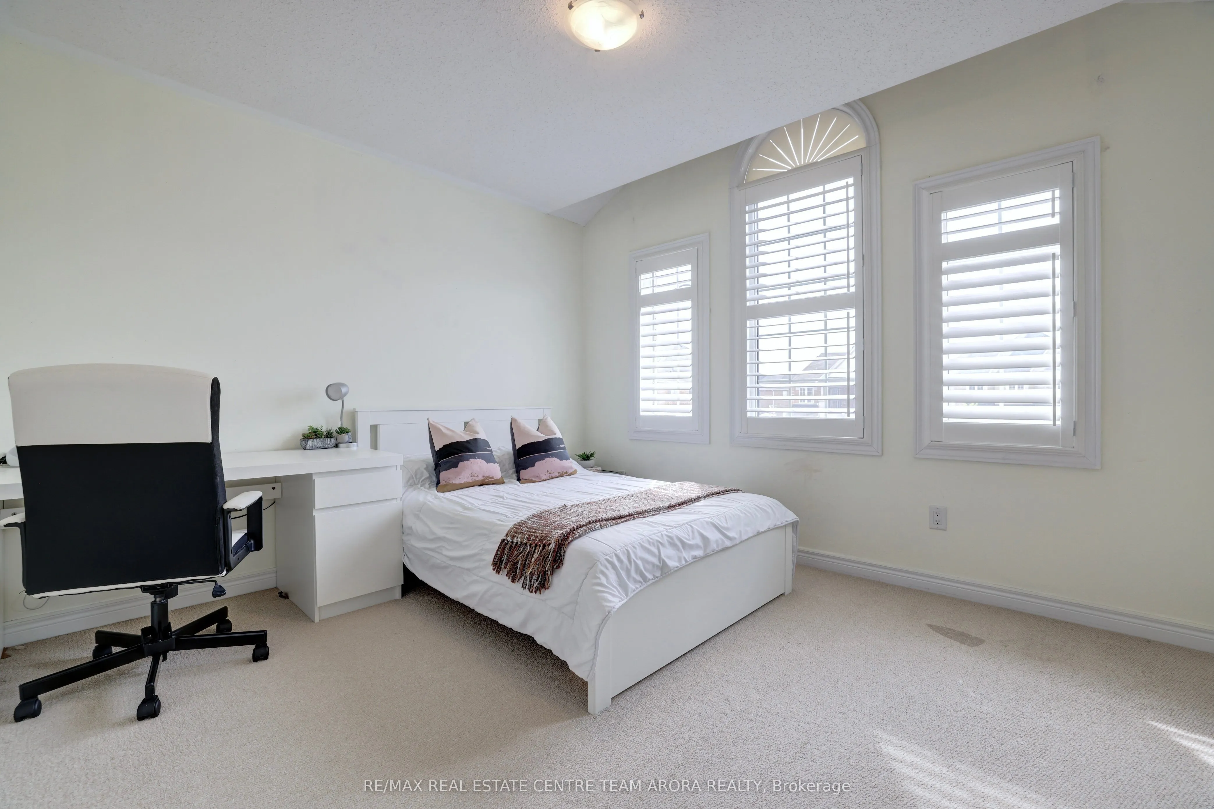 33 Alamosa Court