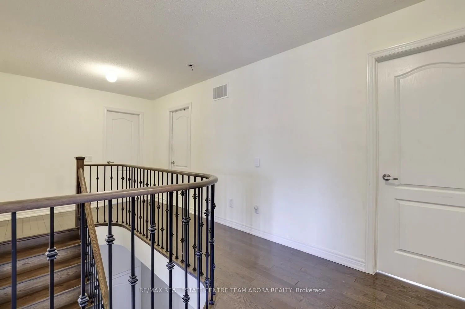 33 Alamosa Court