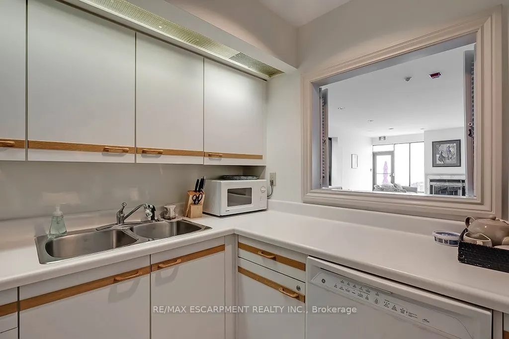 2220 Lakeshore Road, #23